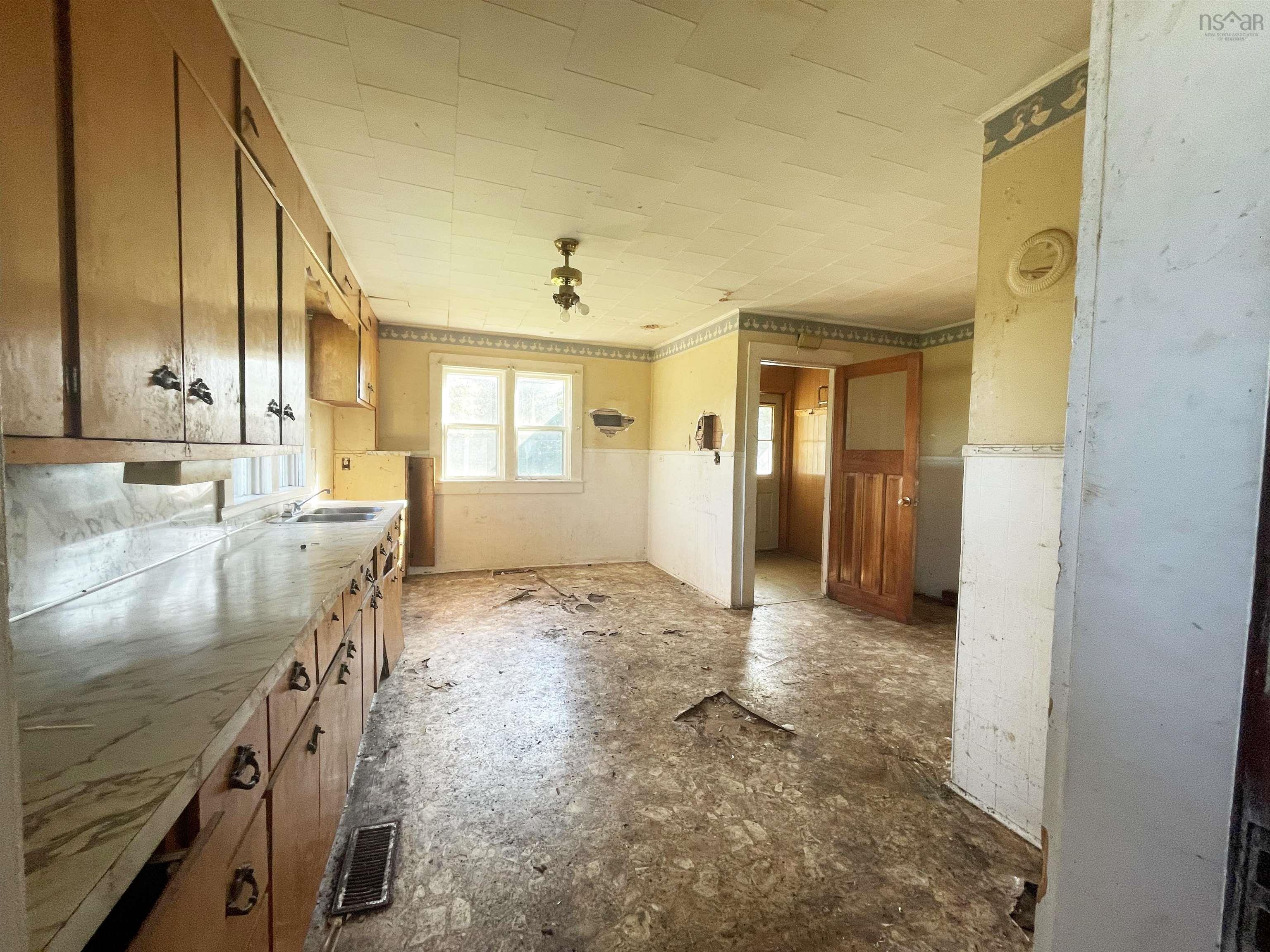 $90,000.00: 245 Station Street, Maccan