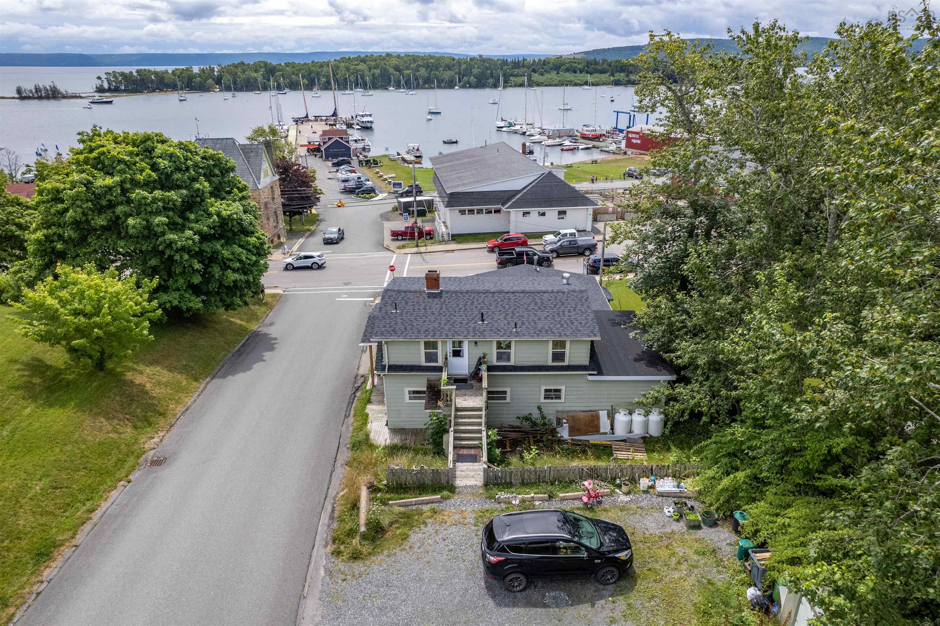 $649,000.00: 525 Chebucto Street, Baddeck