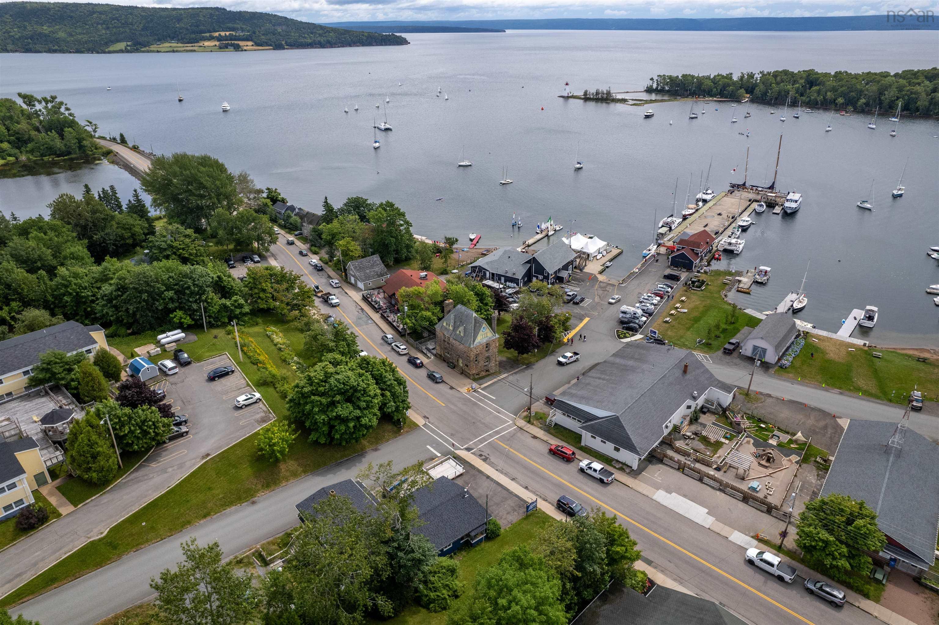 $649,000.00: 525 Chebucto Street, Baddeck