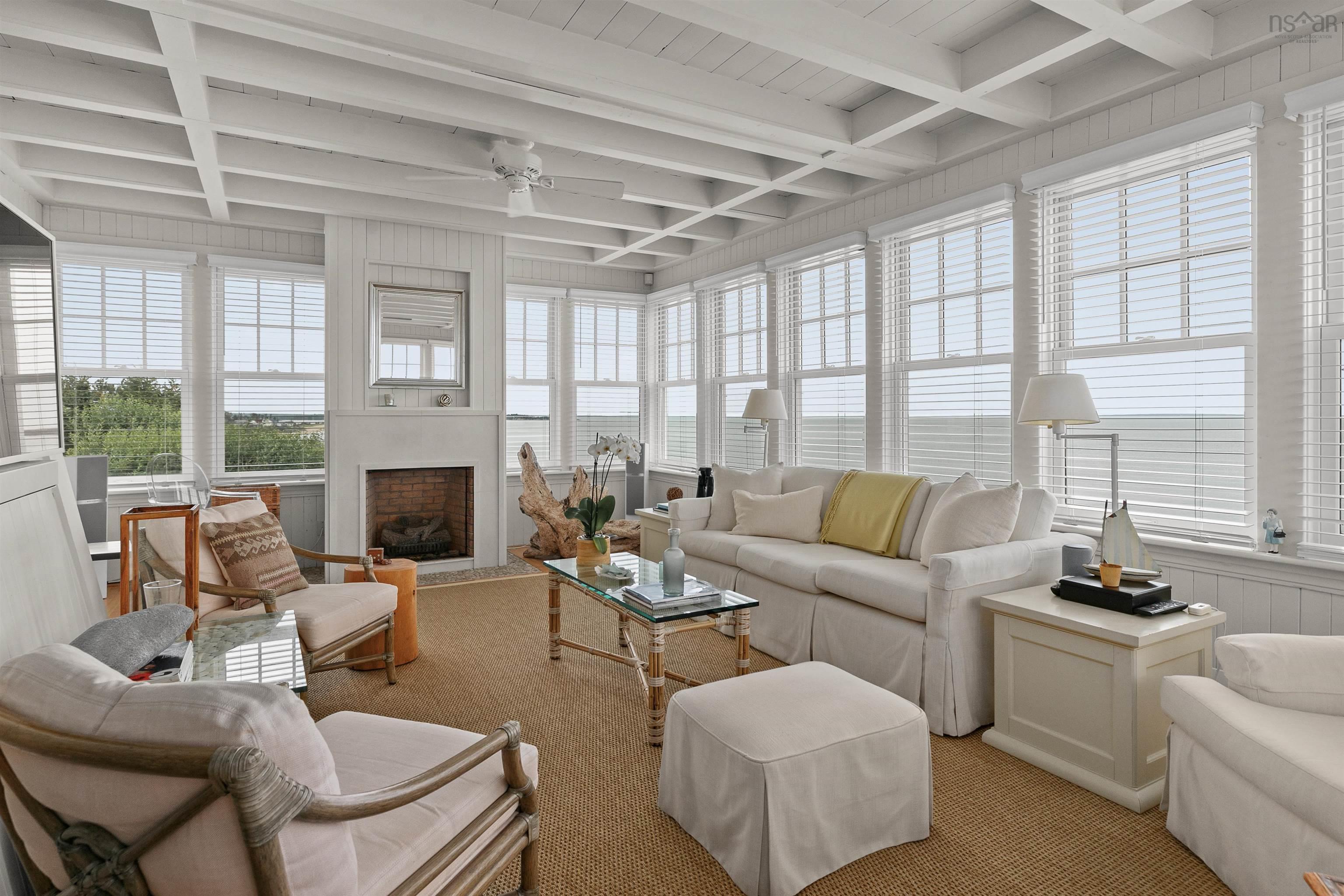 $5,885,000.00: 111 Lighthouse Road, Kings Head