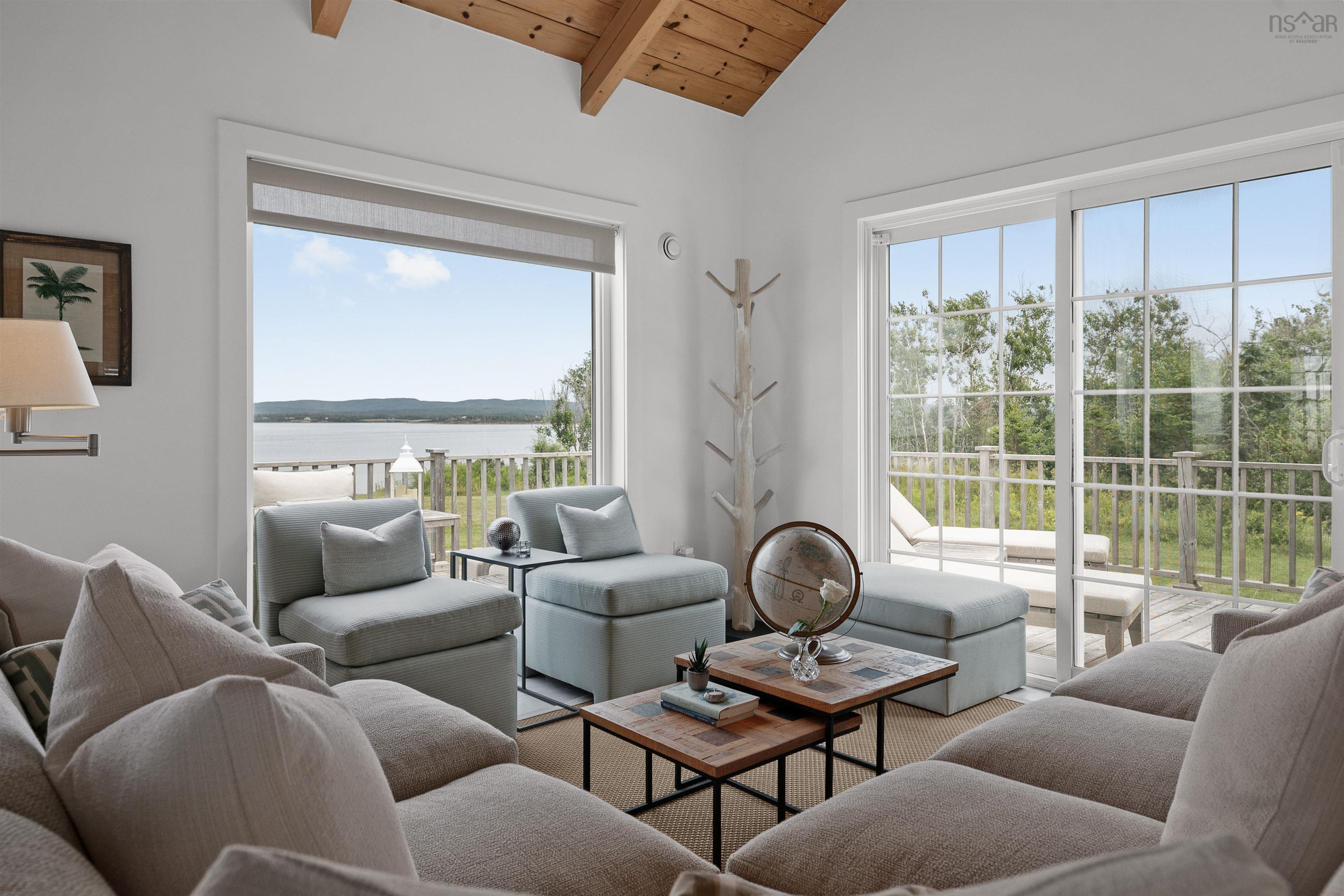 $5,885,000.00: 111 Lighthouse Road, Kings Head