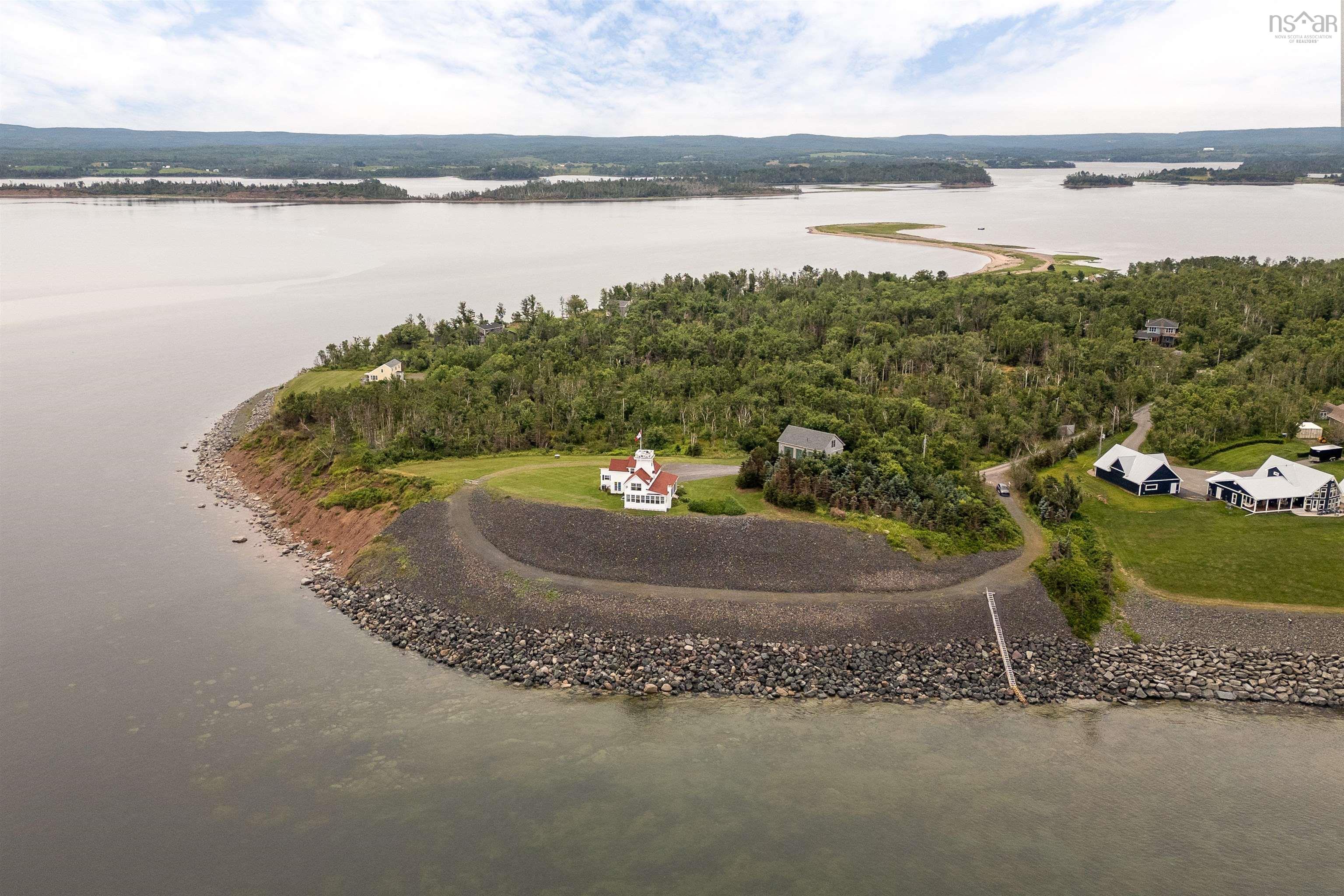 $5,885,000.00: 111 Lighthouse Road, Kings Head