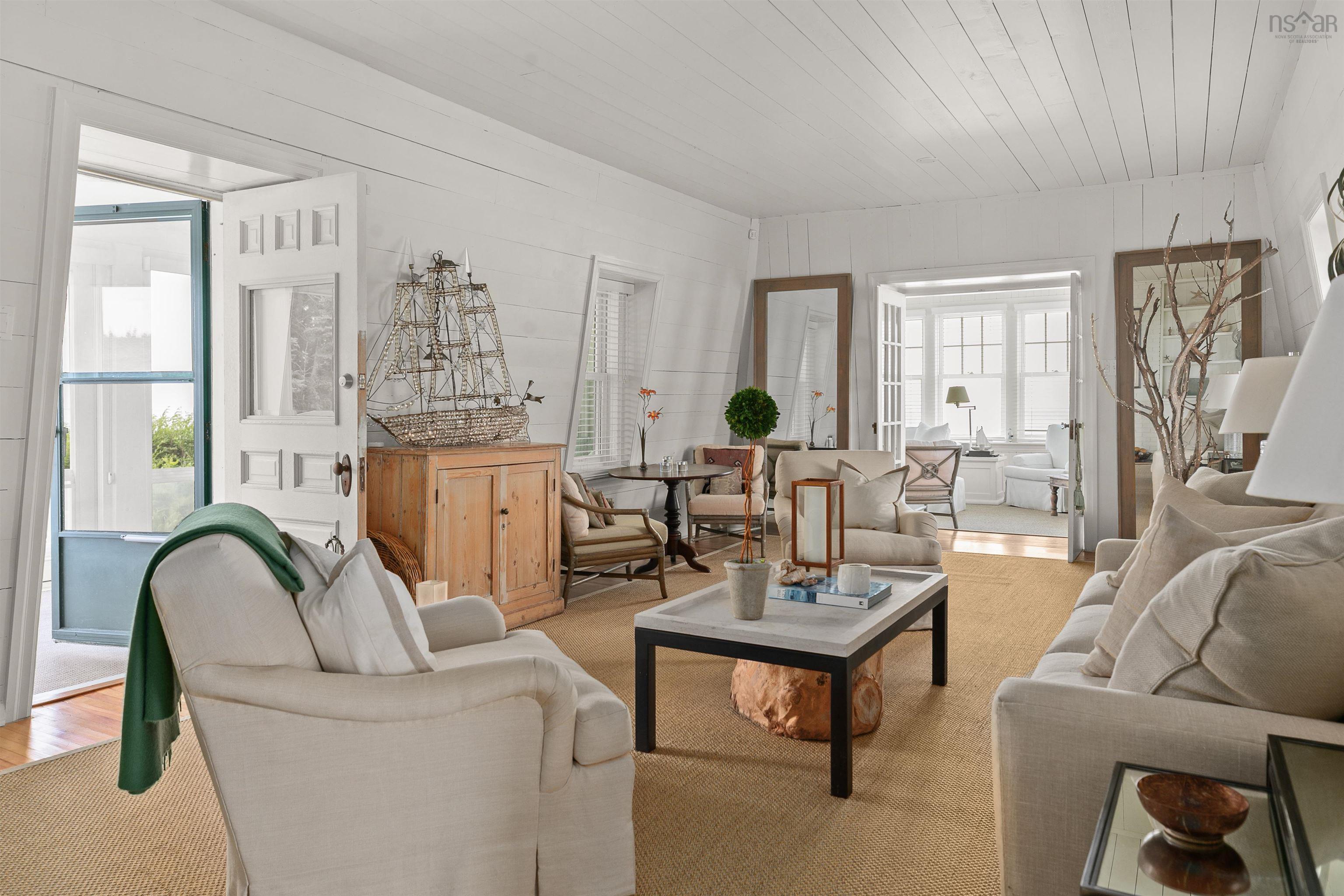 $5,885,000.00: 111 Lighthouse Road, Kings Head