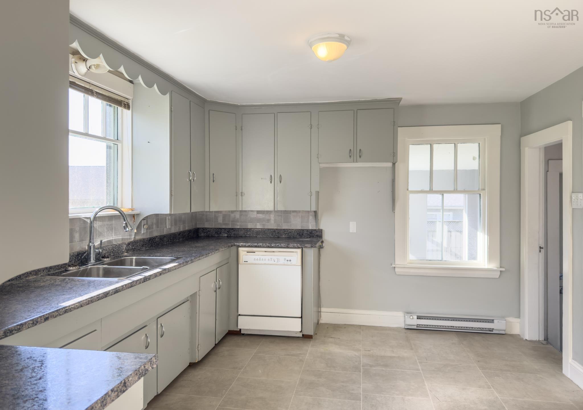 $299,900.00: 323 Pleasant Street, Yarmouth