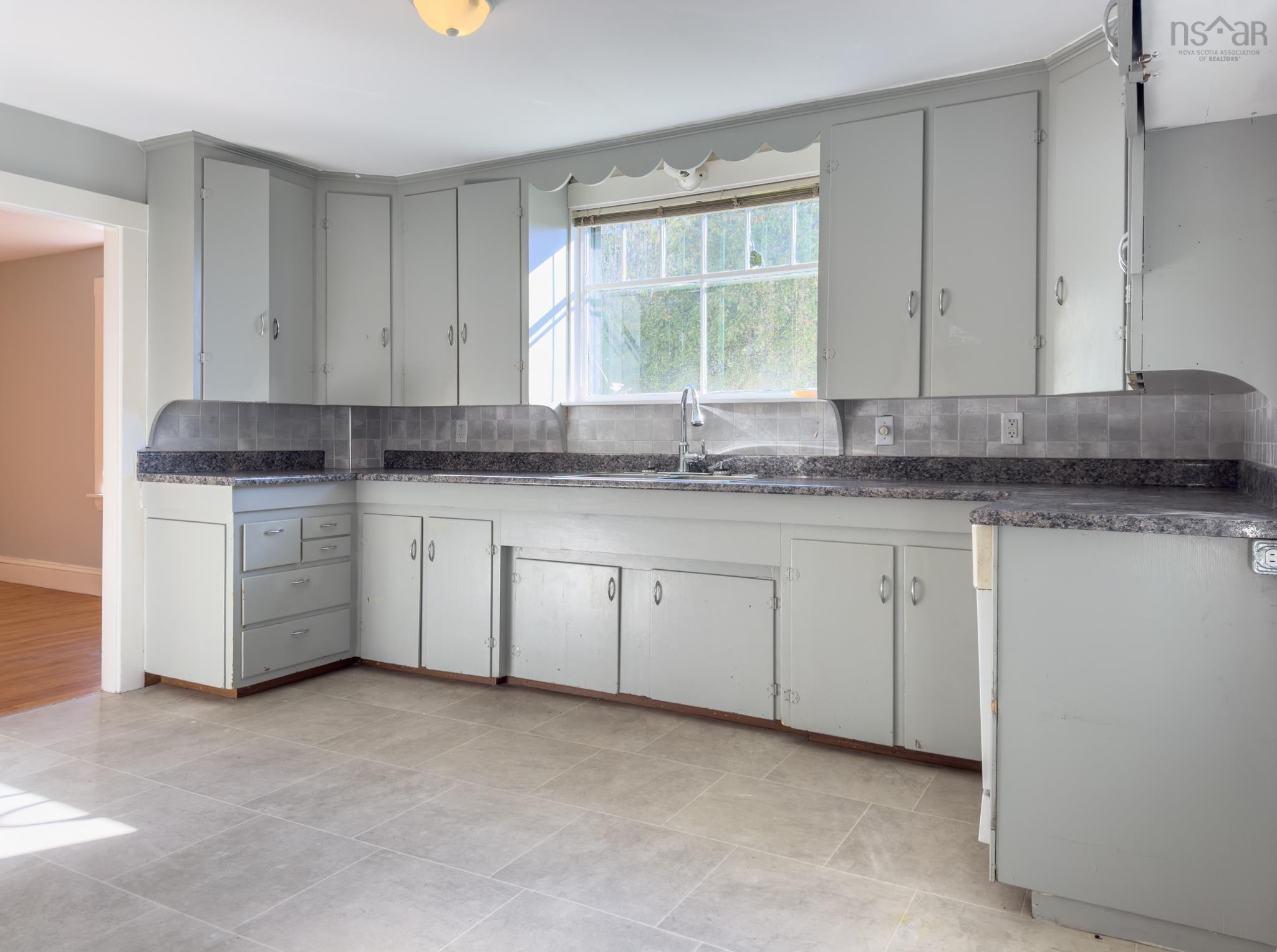 $299,900.00: 323 Pleasant Street, Yarmouth