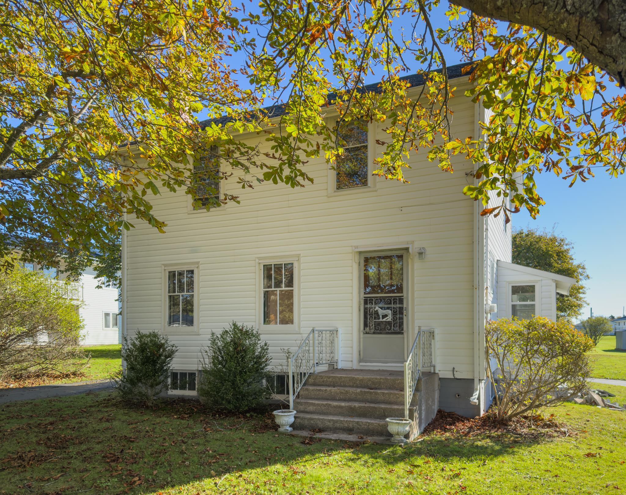 $299,900.00: 323 Pleasant Street, Yarmouth