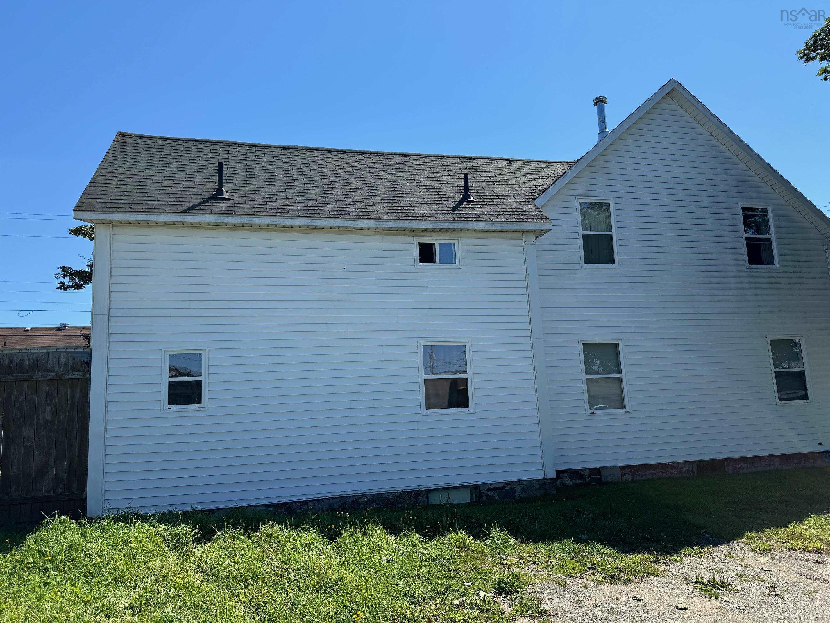 $189,900.00: 16 Willow Street, Yarmouth