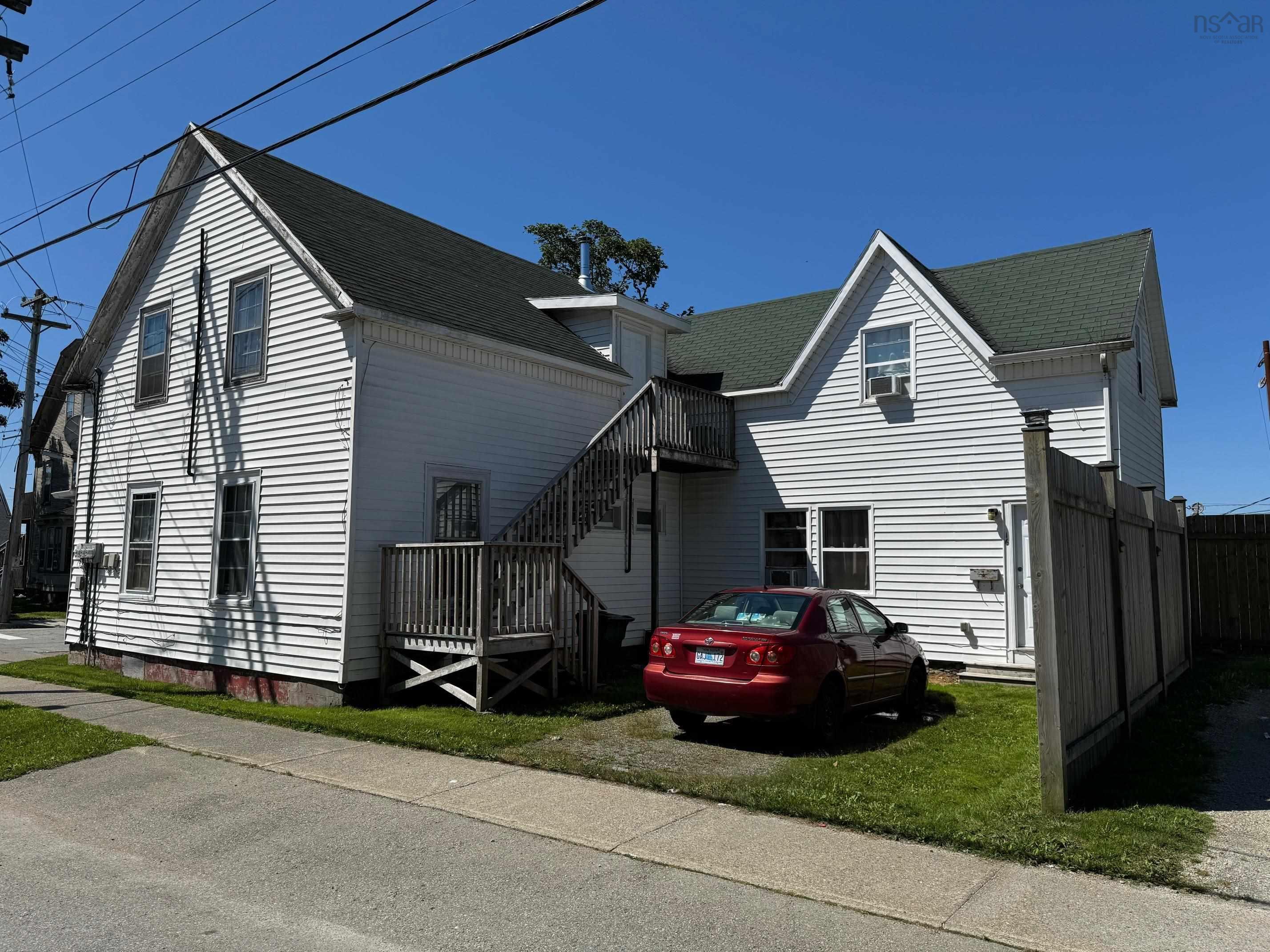$189,900.00: 16 Willow Street, Yarmouth
