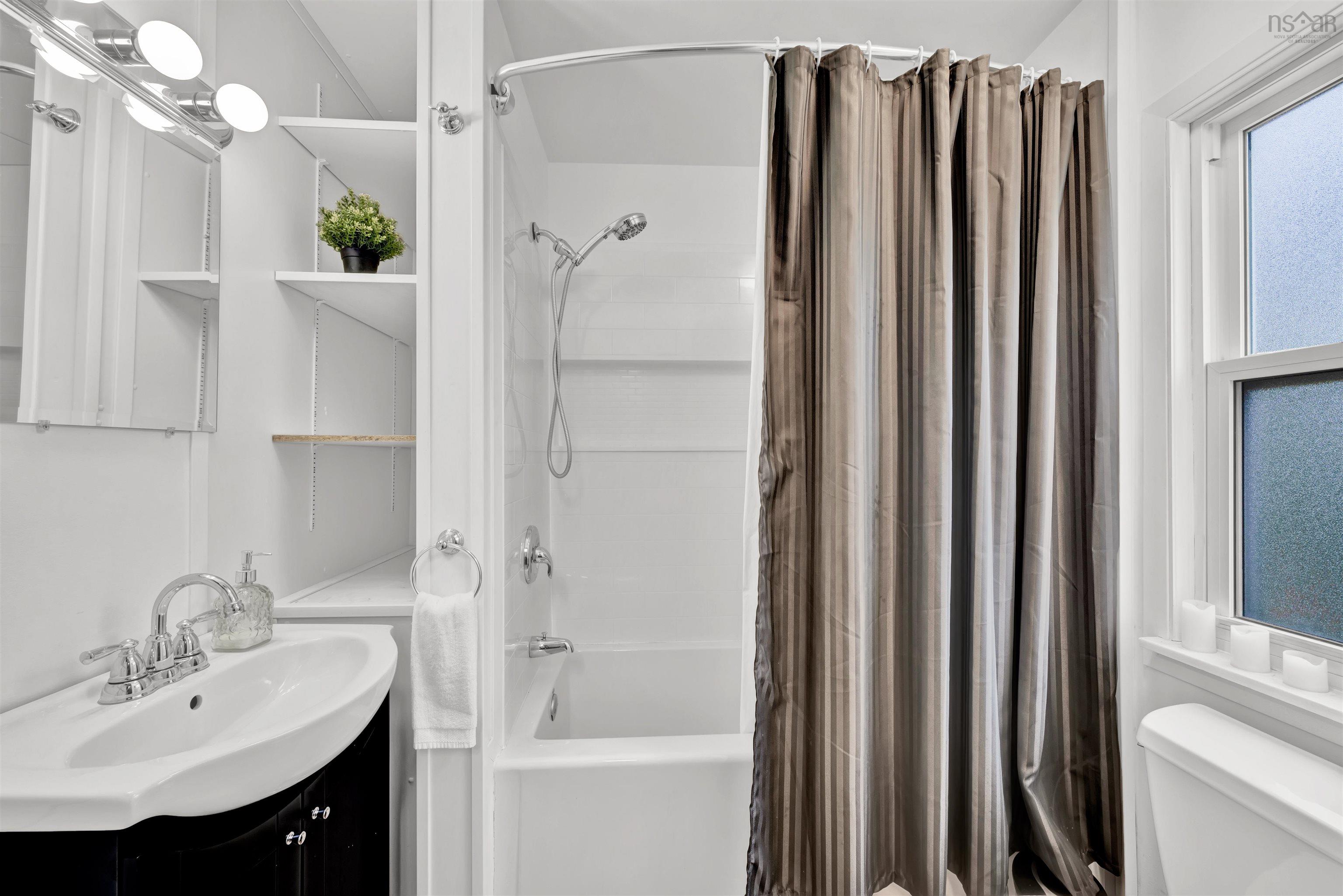 $810,000.00: 3709 Barrington Street, Halifax