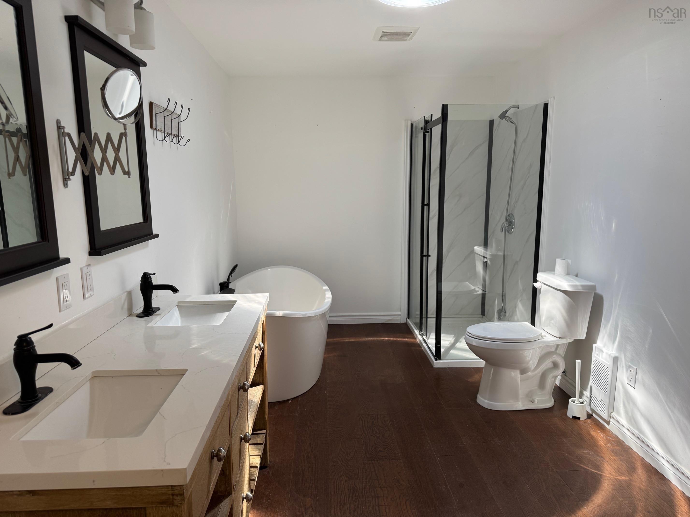 $799,000.00: 242 Rodney Drive, Malagawatch