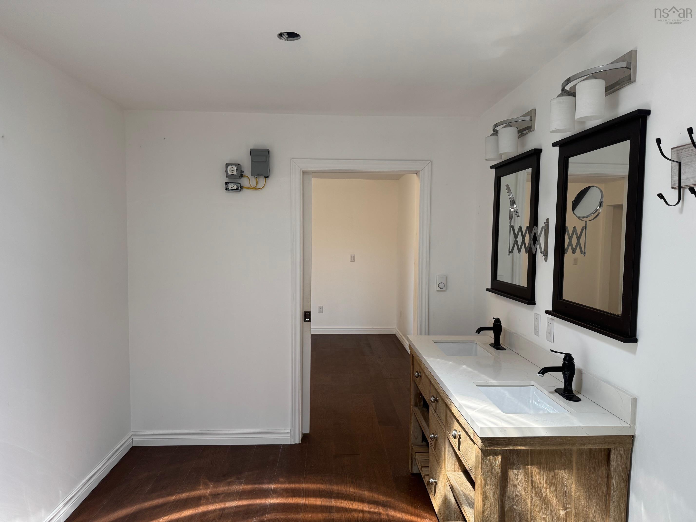 $799,000.00: 242 Rodney Drive, Malagawatch