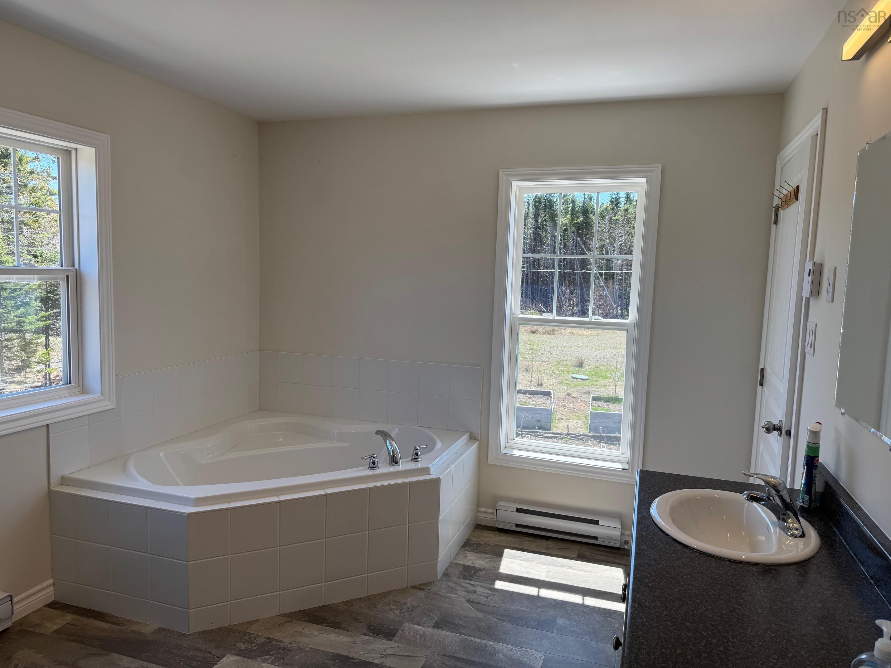 $799,000.00: 242 Rodney Drive, Malagawatch