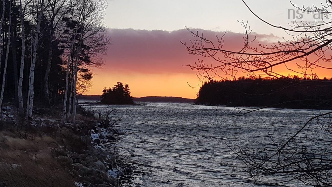 $799,000.00: 242 Rodney Drive, Malagawatch