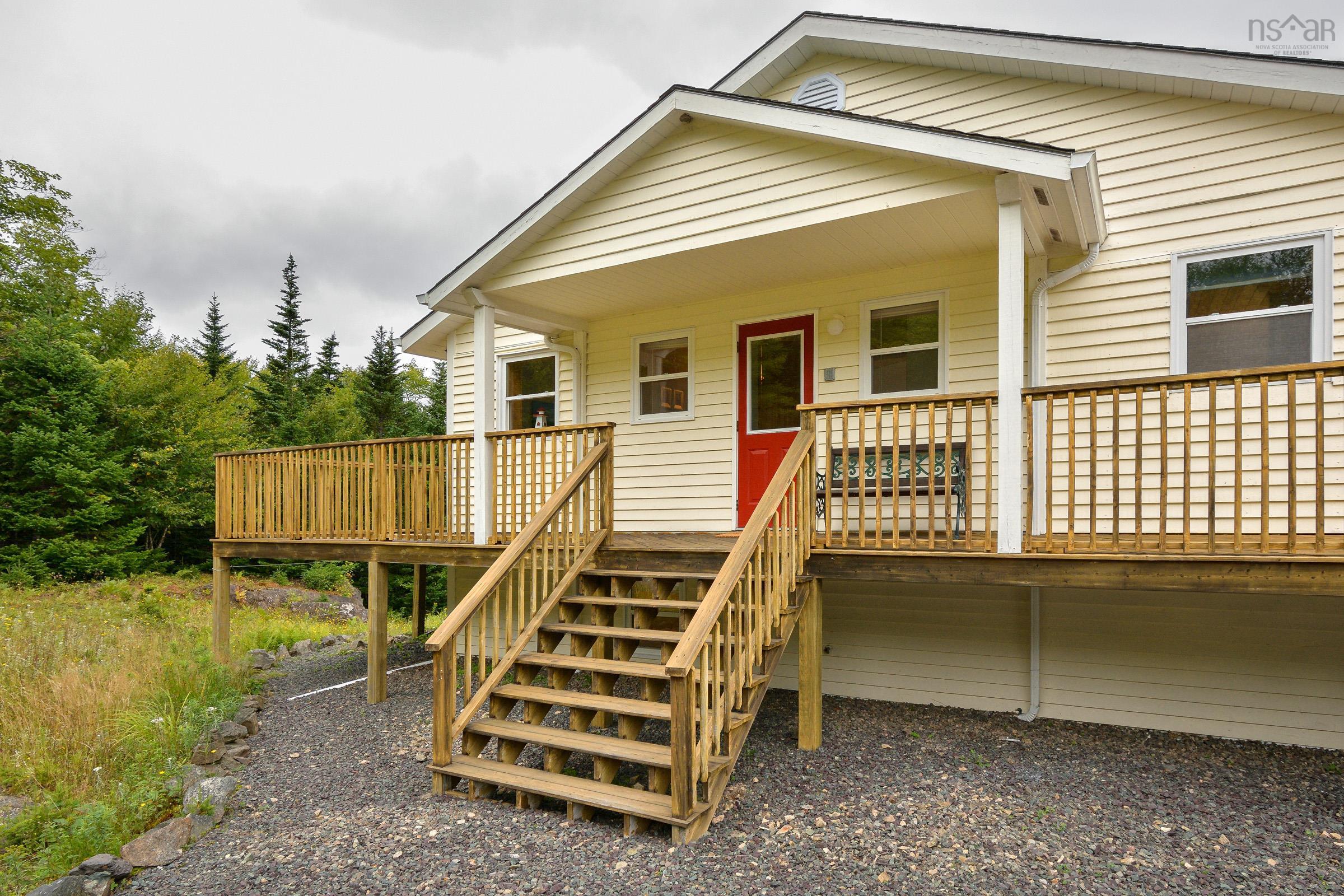 $549,000.00: 74 6101 Rd (Leo’s Lane), Roberta