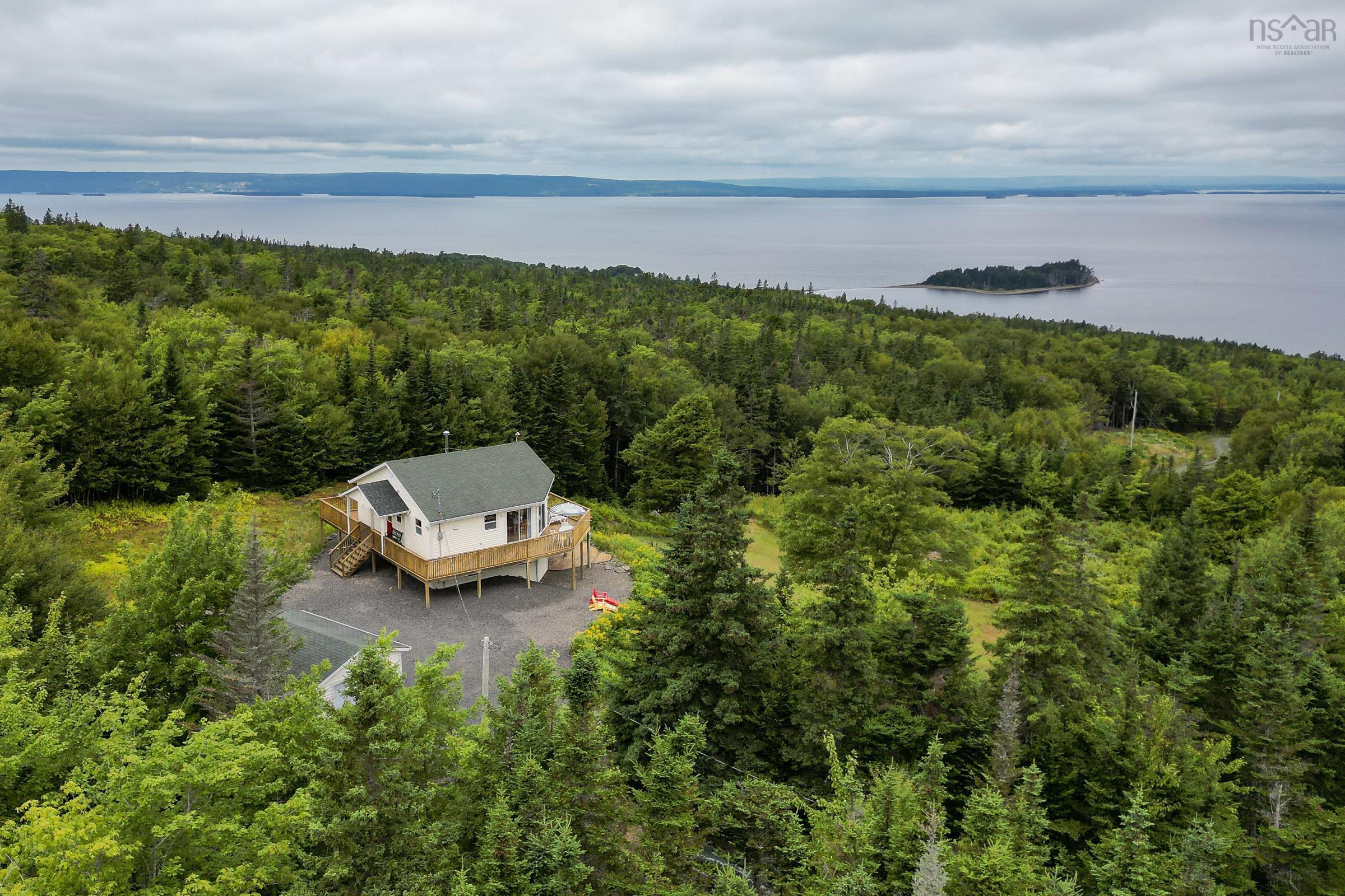 $549,000.00: 74 6101 Rd (Leo’s Lane), Roberta