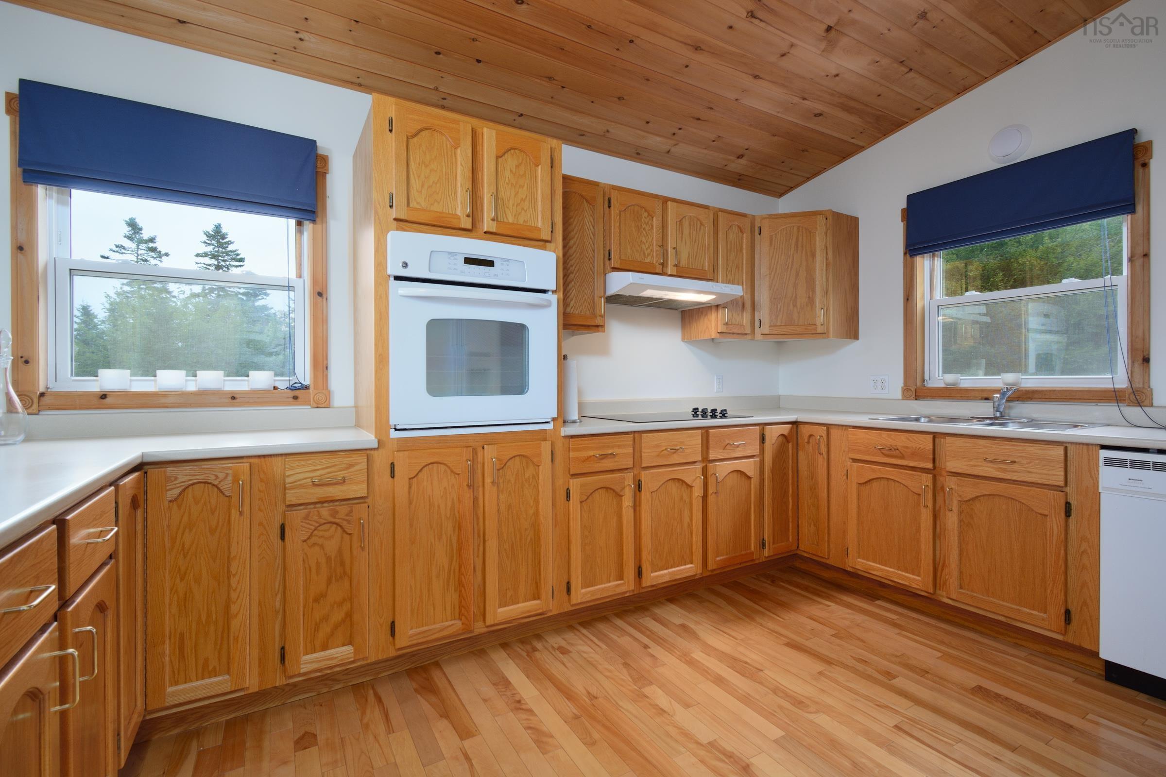 $549,000.00: 74 6101 Rd (Leo’s Lane), Roberta