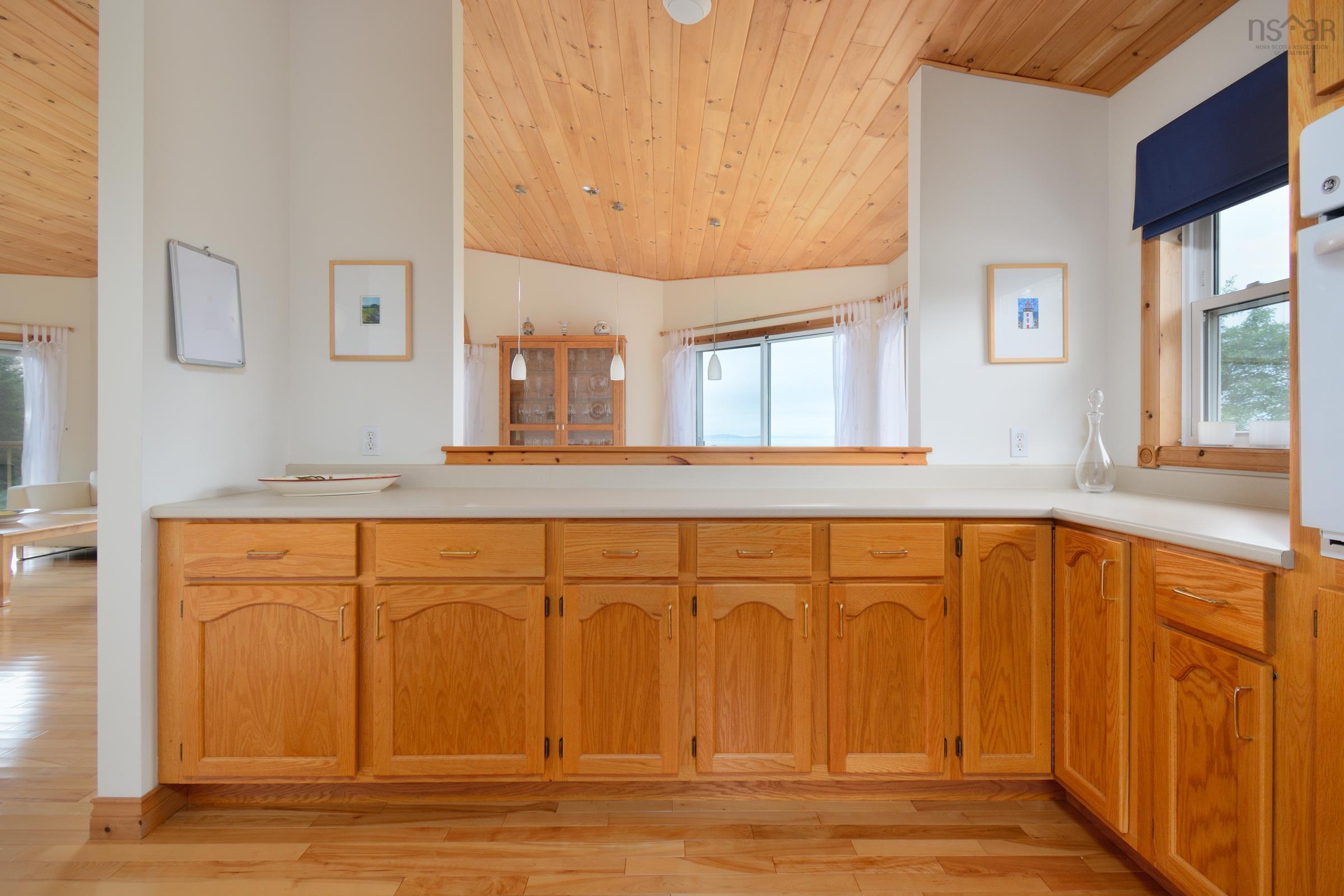 $549,000.00: 74 6101 Rd (Leo’s Lane), Roberta