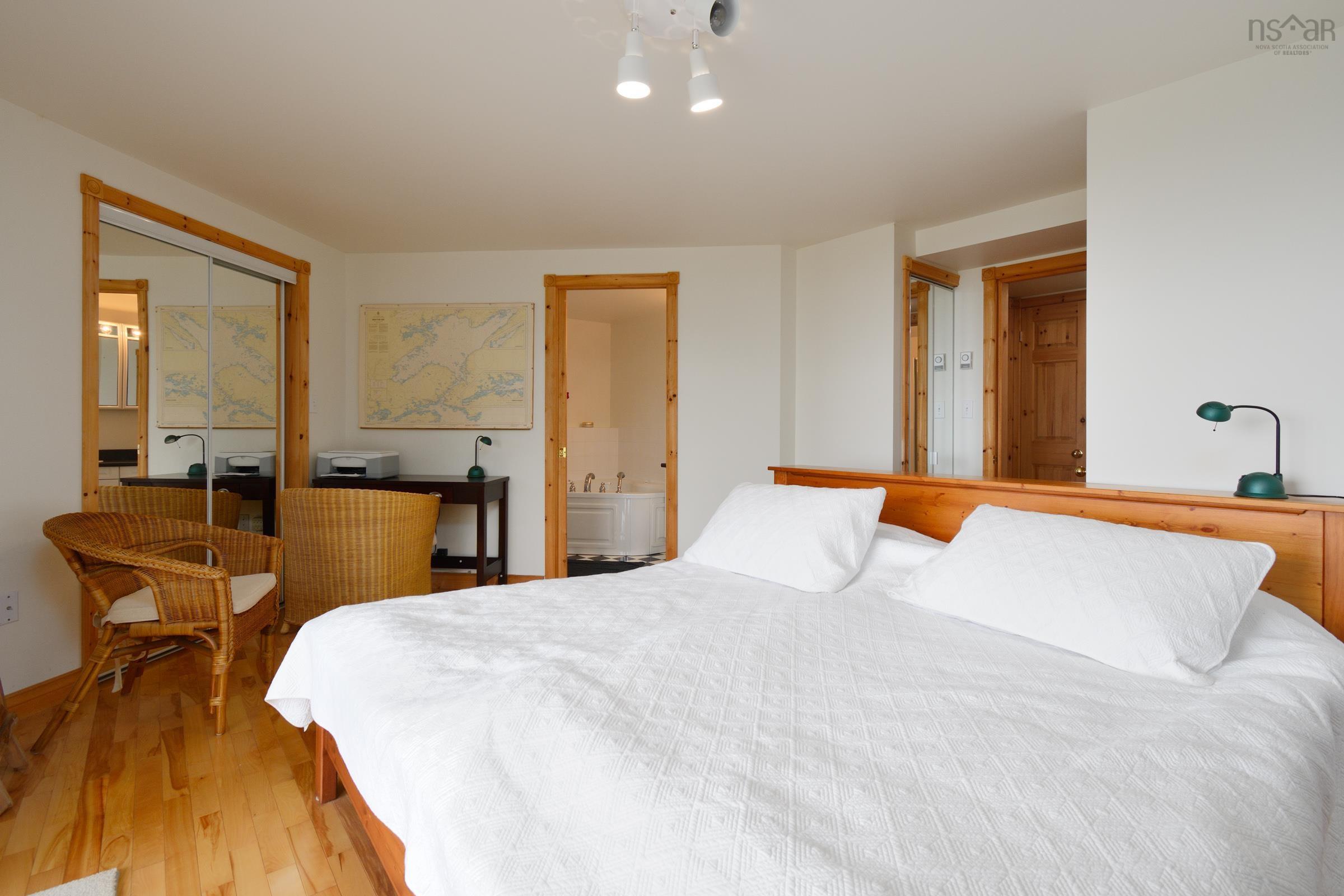 $549,000.00: 74 6101 Rd (Leo’s Lane), Roberta