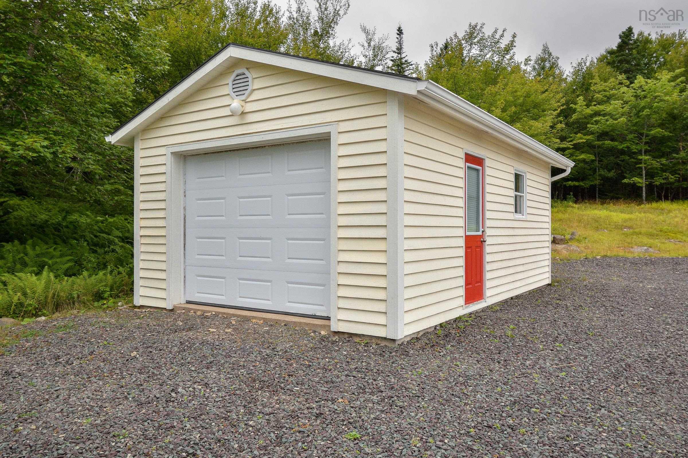 $549,000.00: 74 6101 Rd (Leo’s Lane), Roberta