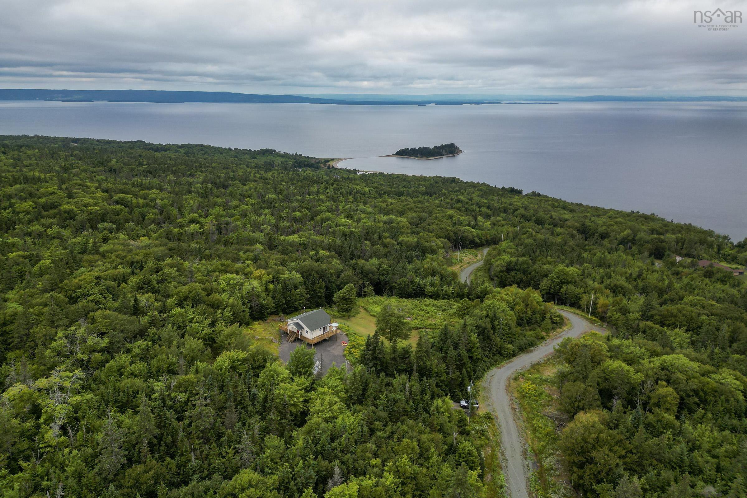 $549,000.00: 74 6101 Rd (Leo’s Lane), Roberta