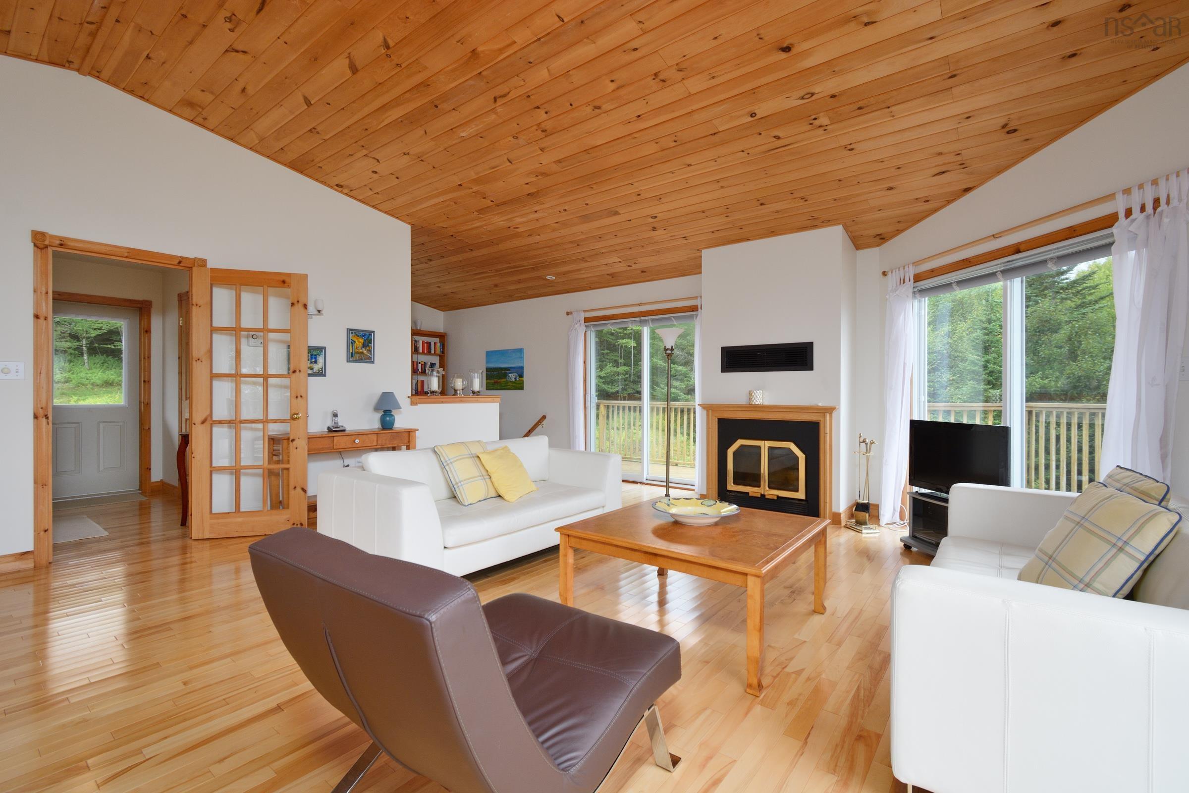 $549,000.00: 74 6101 Rd (Leo’s Lane), Roberta