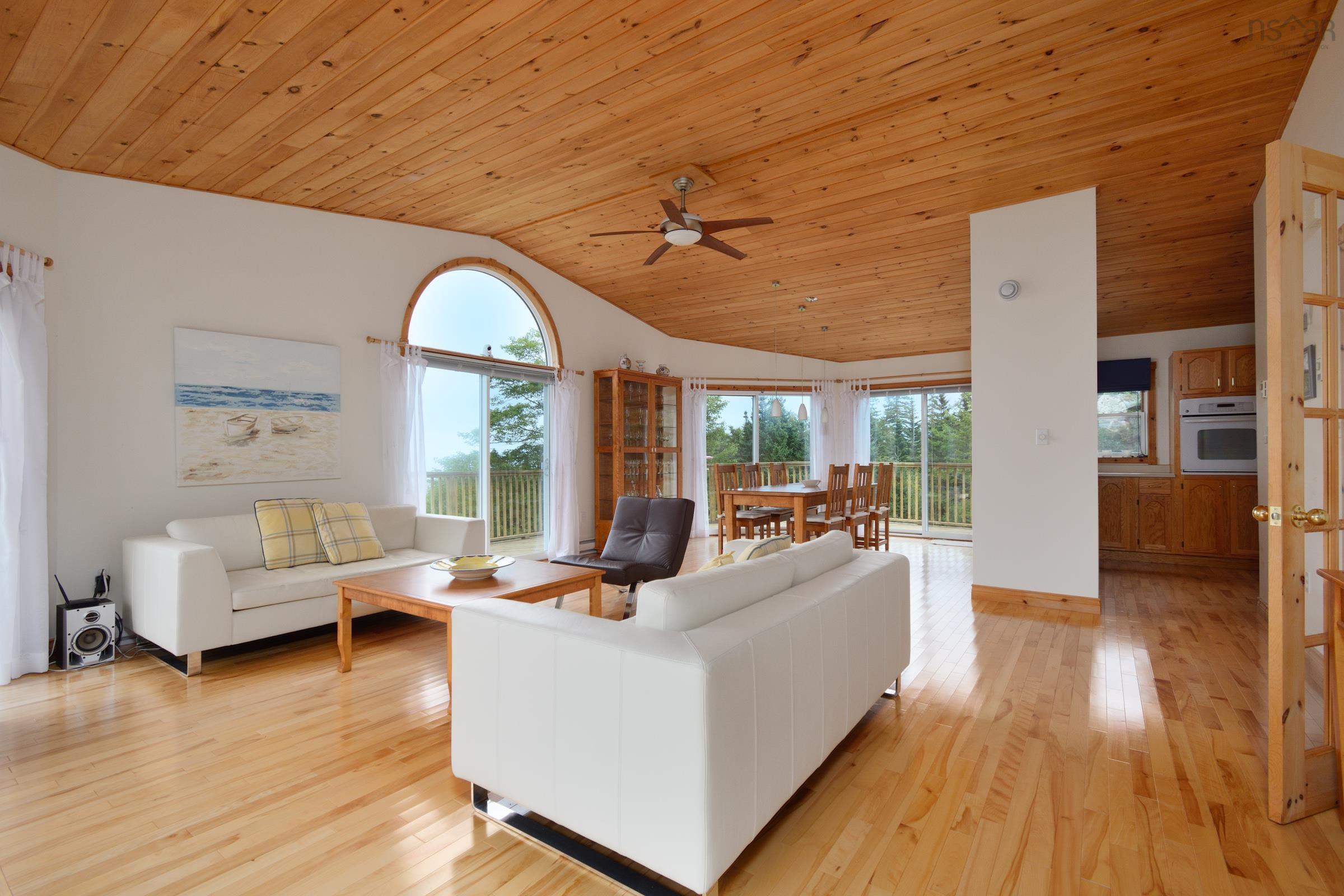 $549,000.00: 74 6101 Rd (Leo’s Lane), Roberta