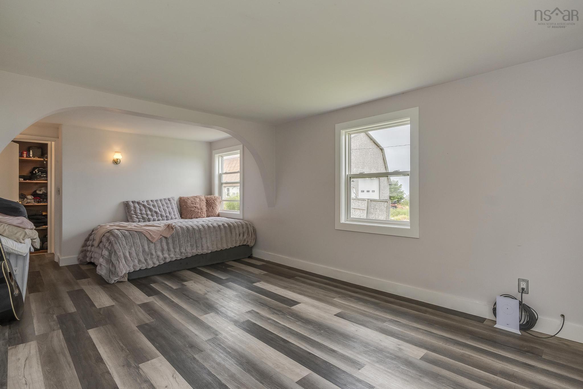 $499,900.00: 239 Brinton Road, Port Lorne