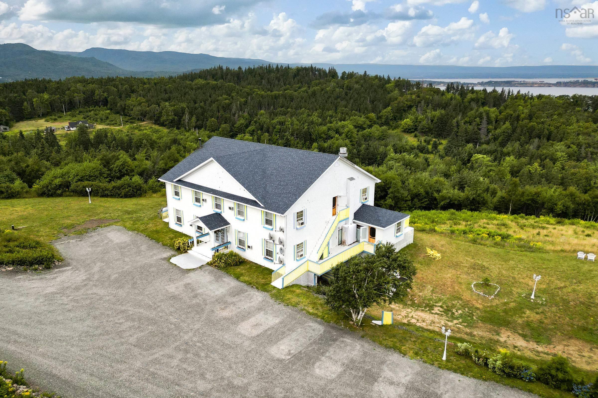 39339 Cabot Trail 