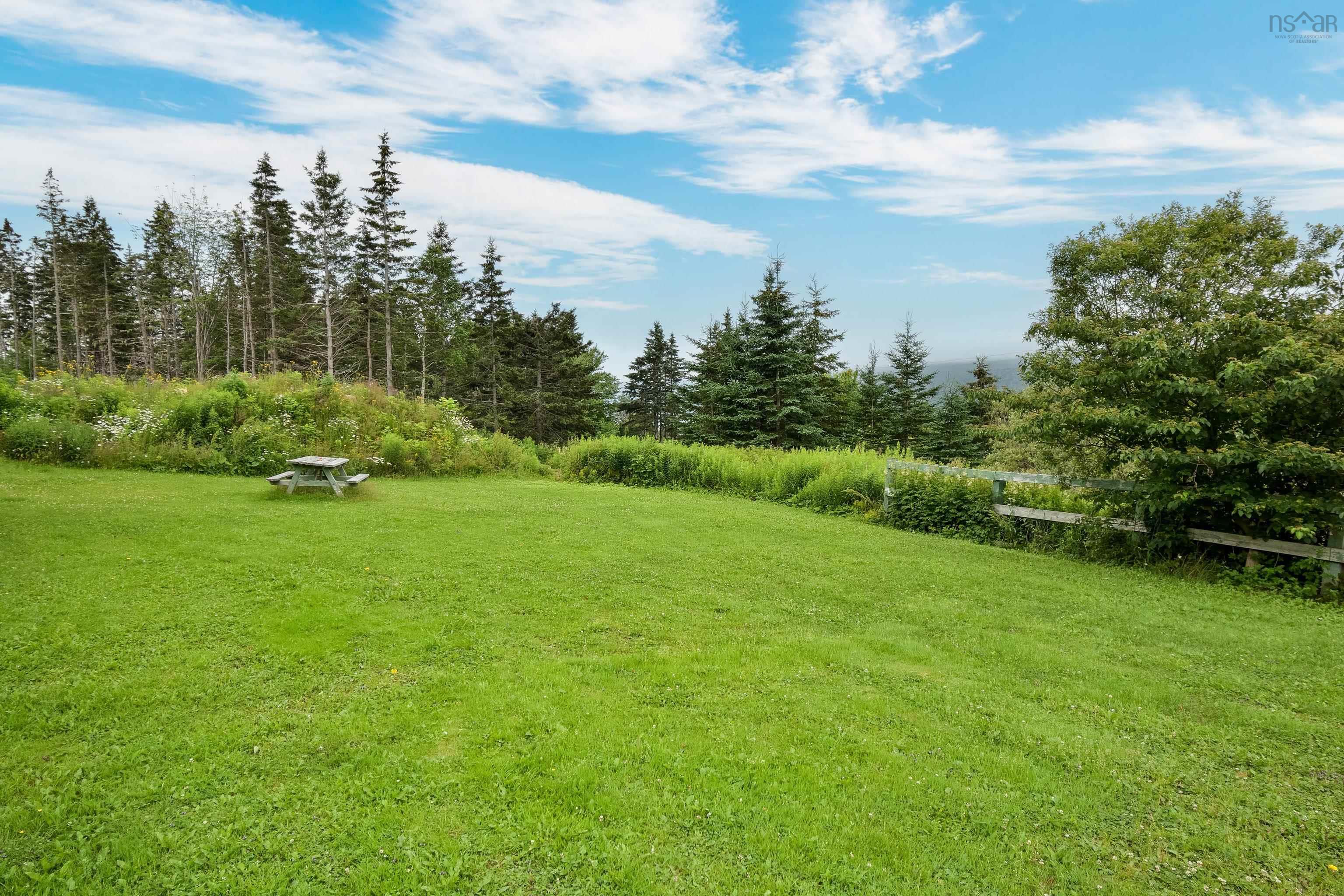 $329,000.00: 785 105 Highway, Boularderie East