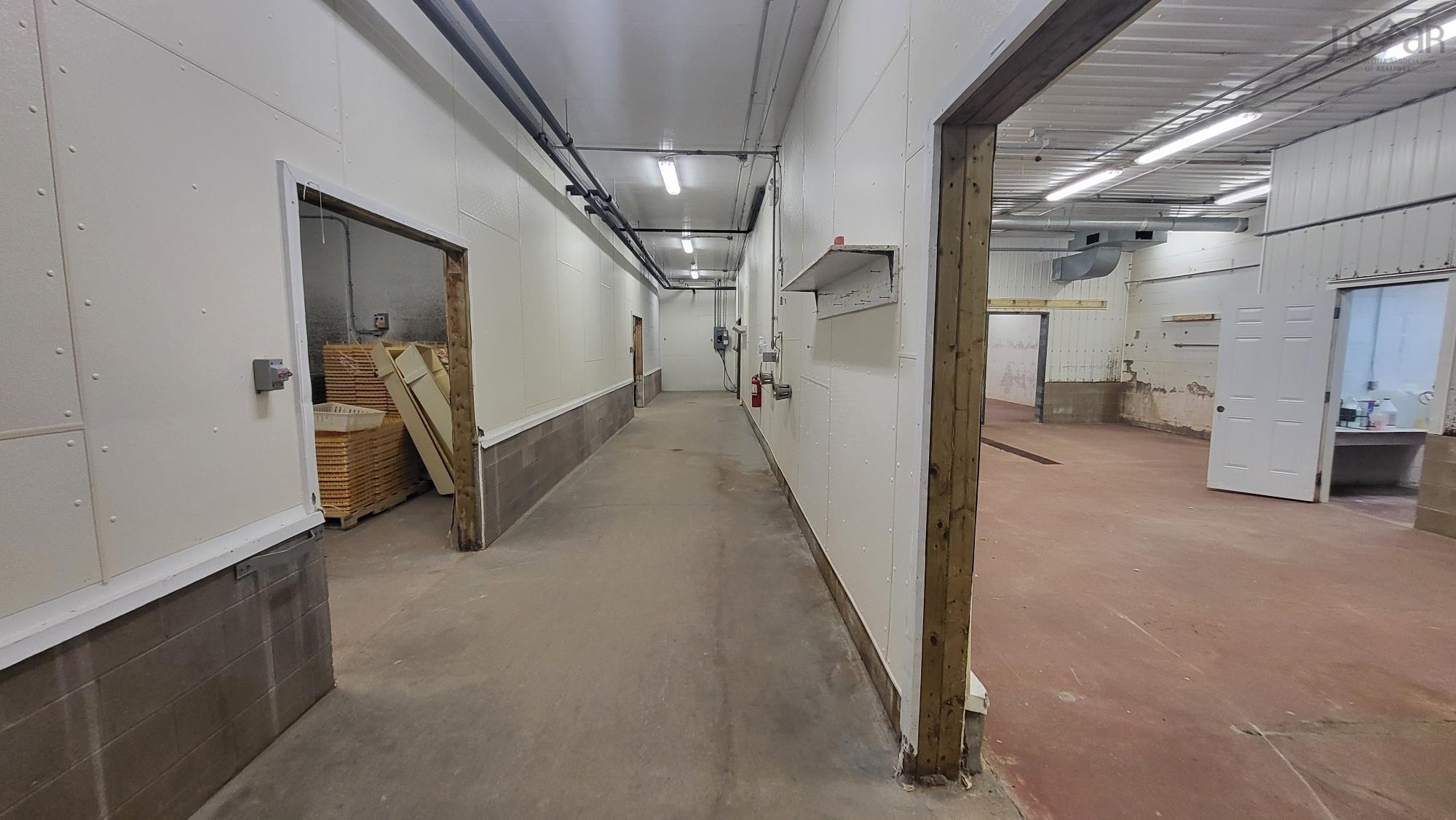 $1,099,000.00: 9565 Commercial Street, New Minas