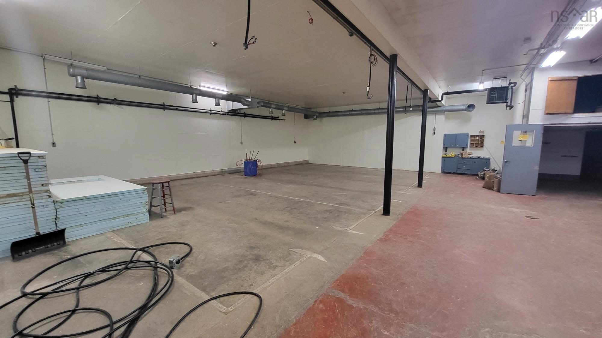 $1,099,000.00: 9565 Commercial Street, New Minas