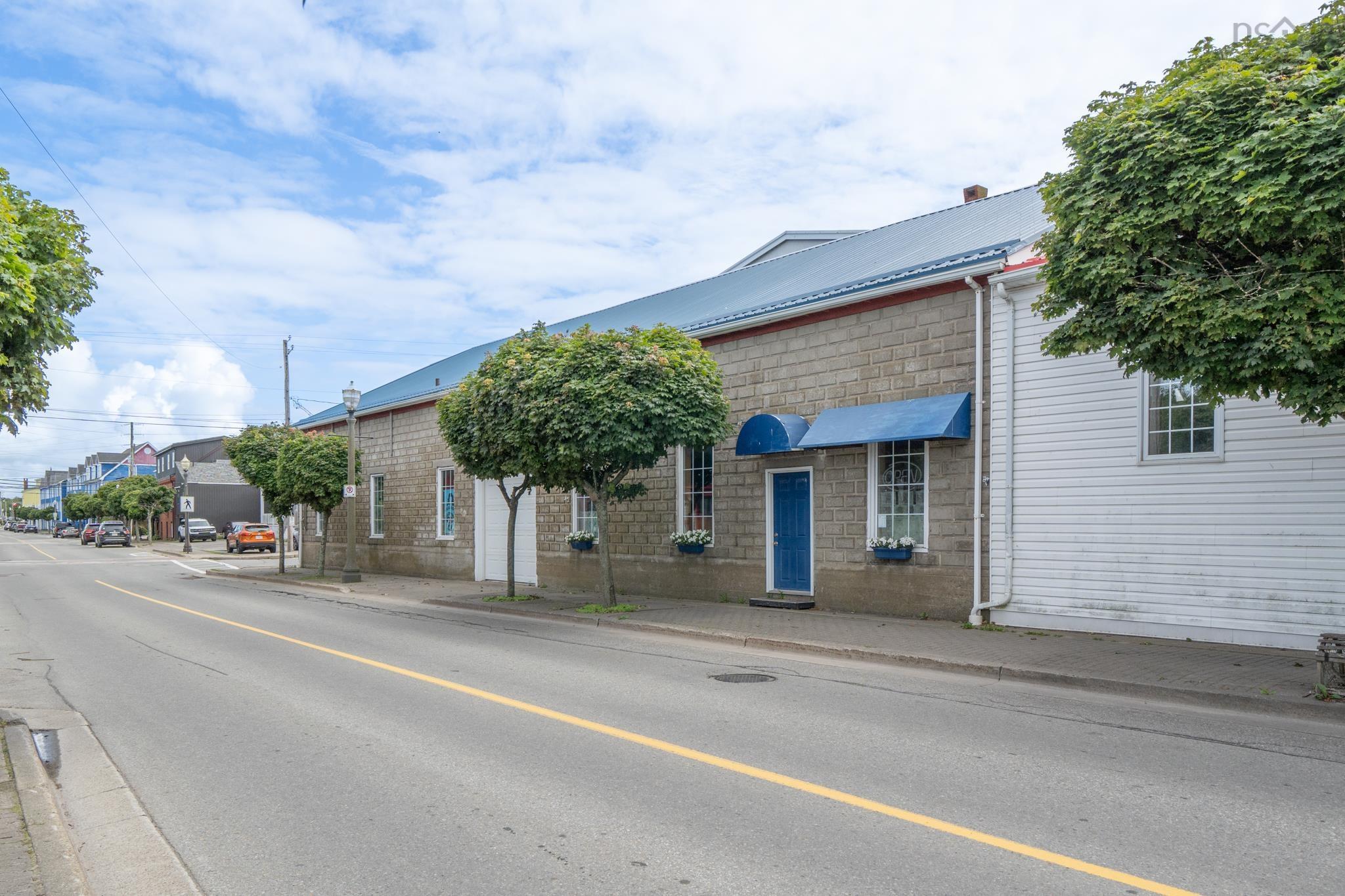 $450,000.00: 1 Central Street, Yarmouth