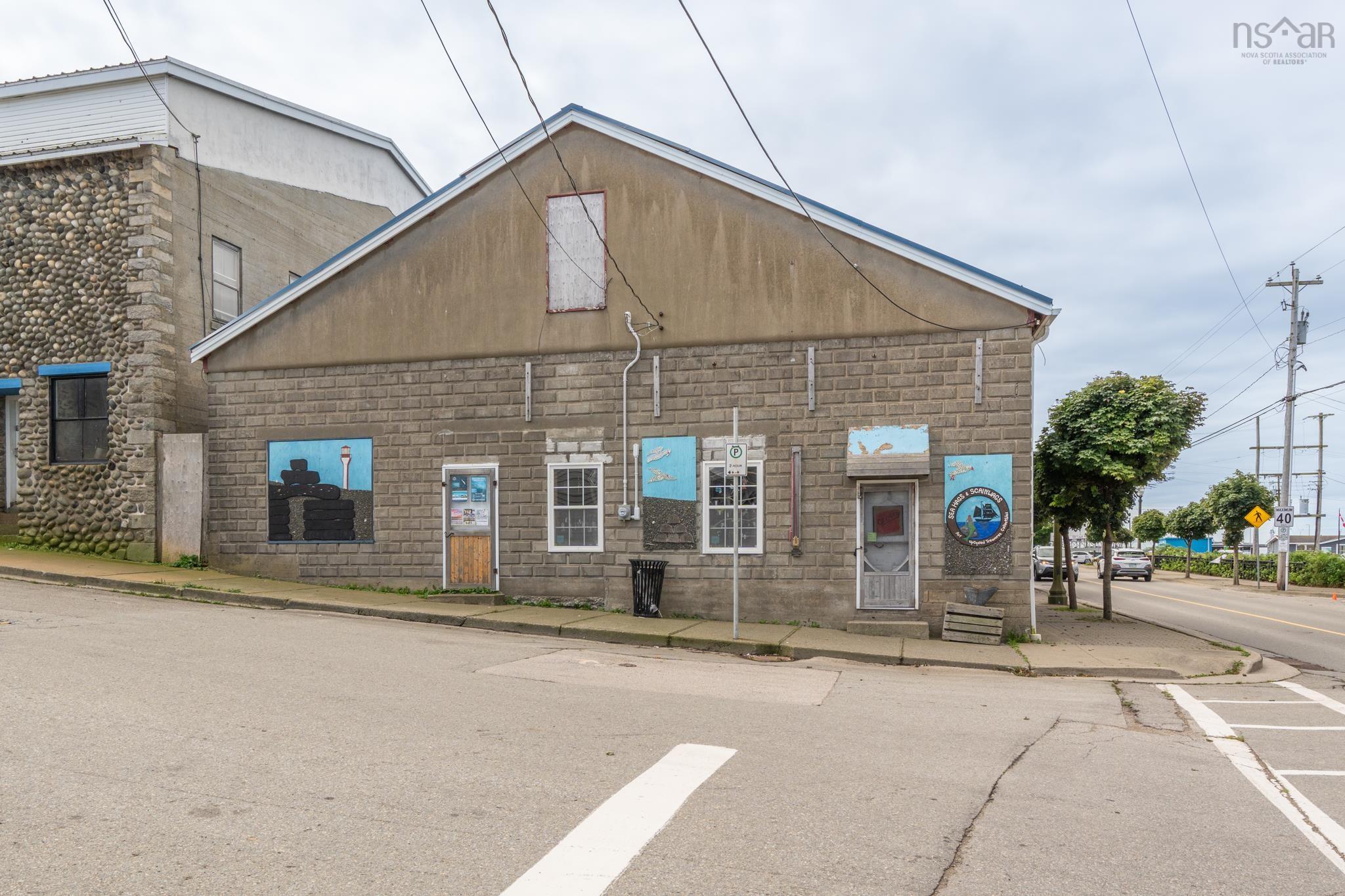 $450,000.00: 1 Central Street, Yarmouth