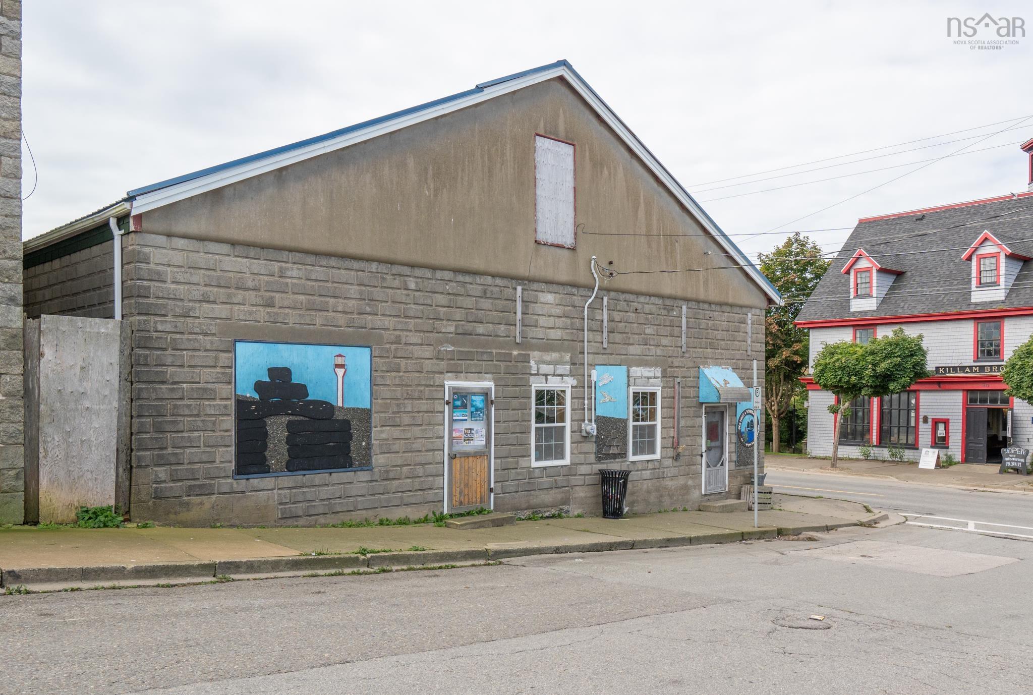 $450,000.00: 1 Central Street, Yarmouth