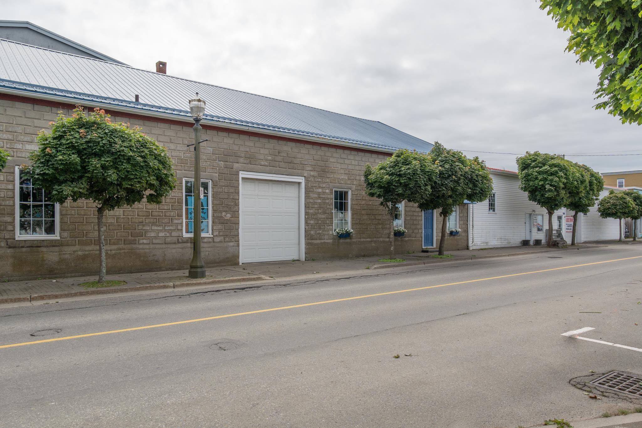 $450,000.00: 1 Central Street, Yarmouth