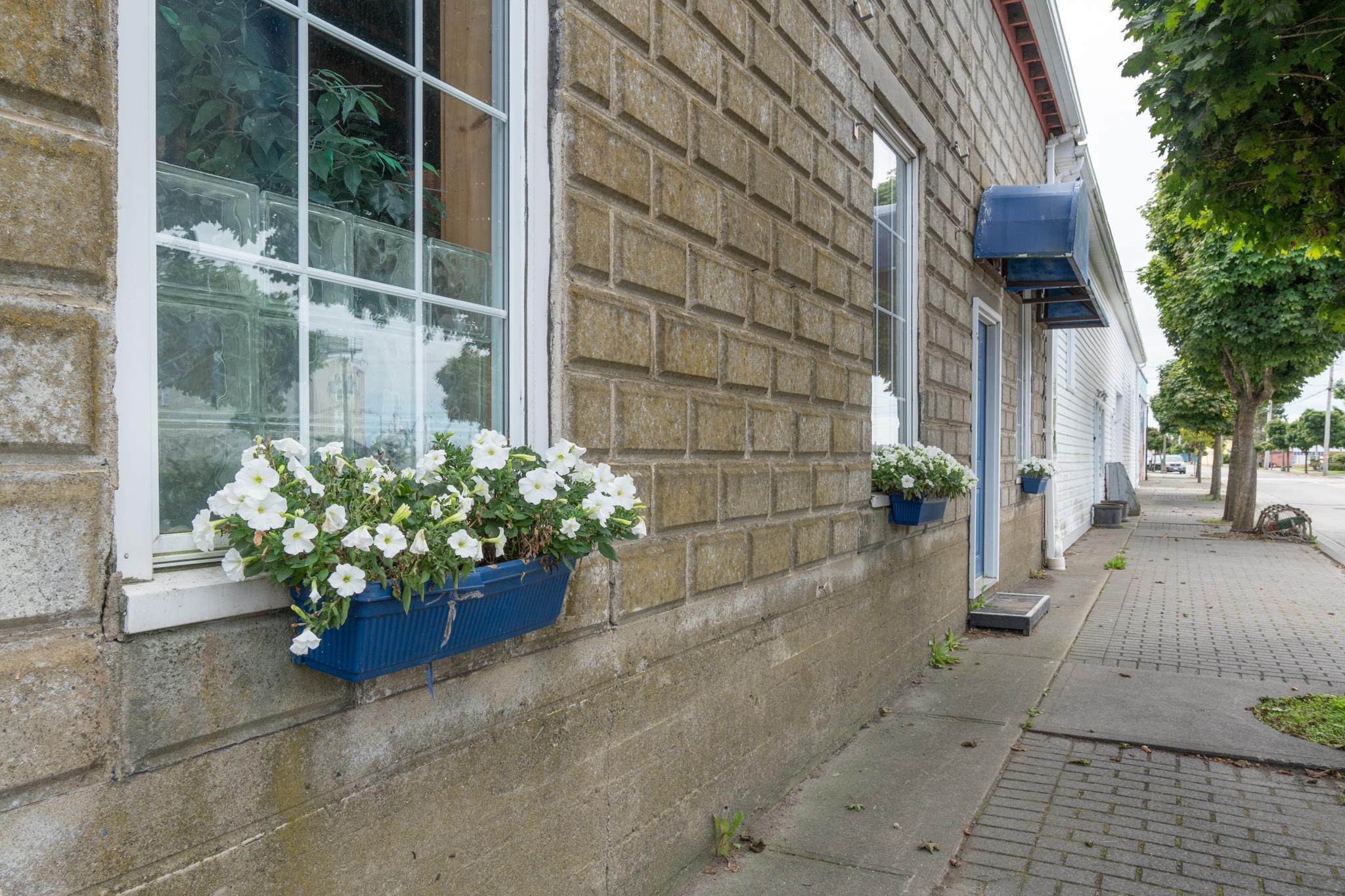 $450,000.00: 1 Central Street, Yarmouth