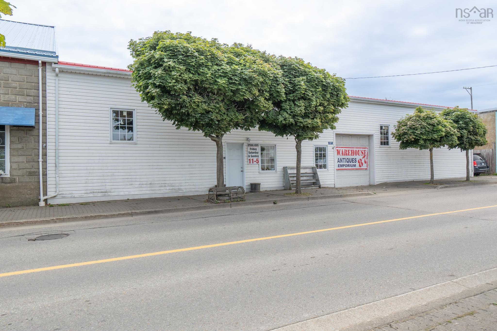 $450,000.00: 1 Central Street, Yarmouth