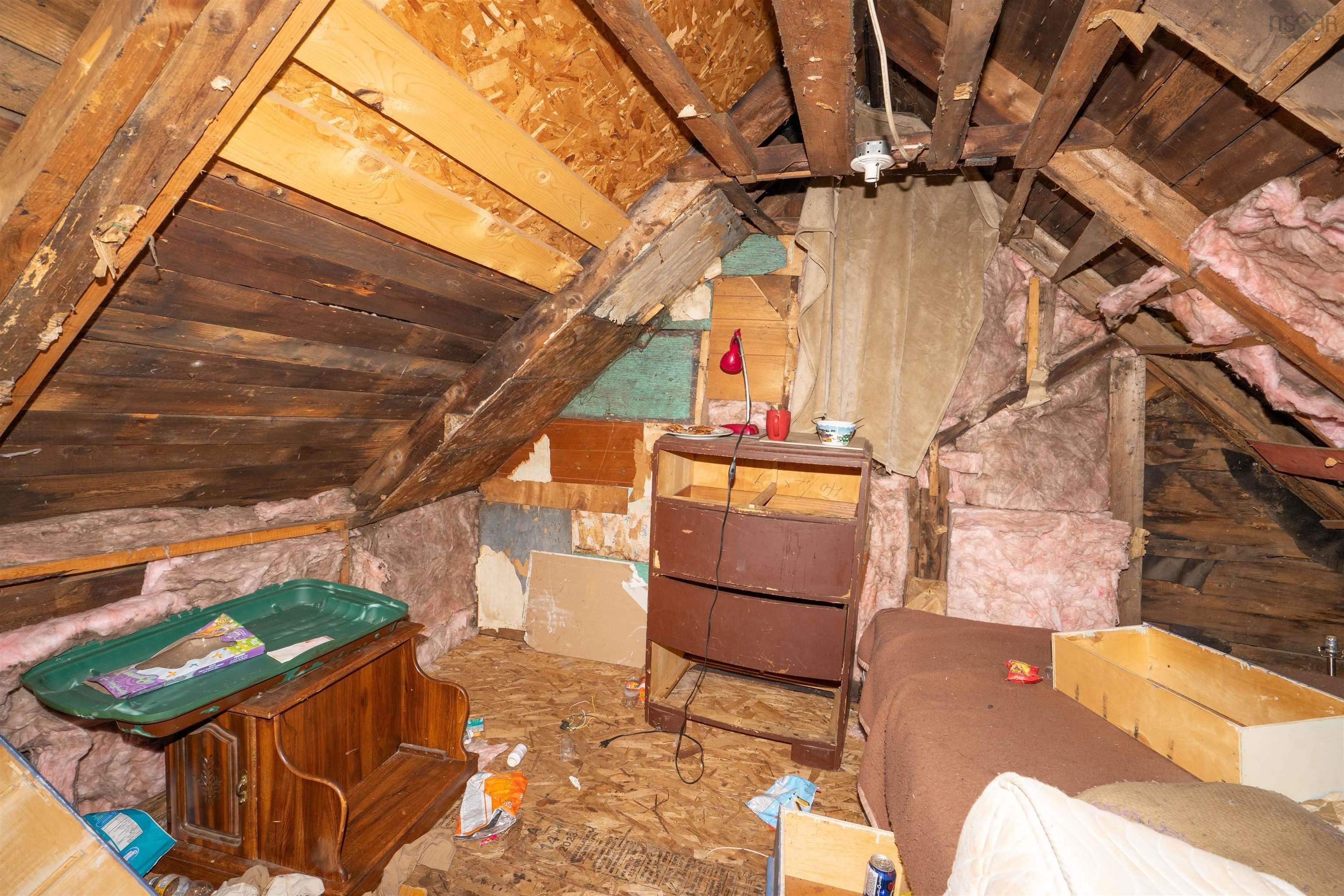 $149,000.00: 1234 Granville Road, Victoria Beach