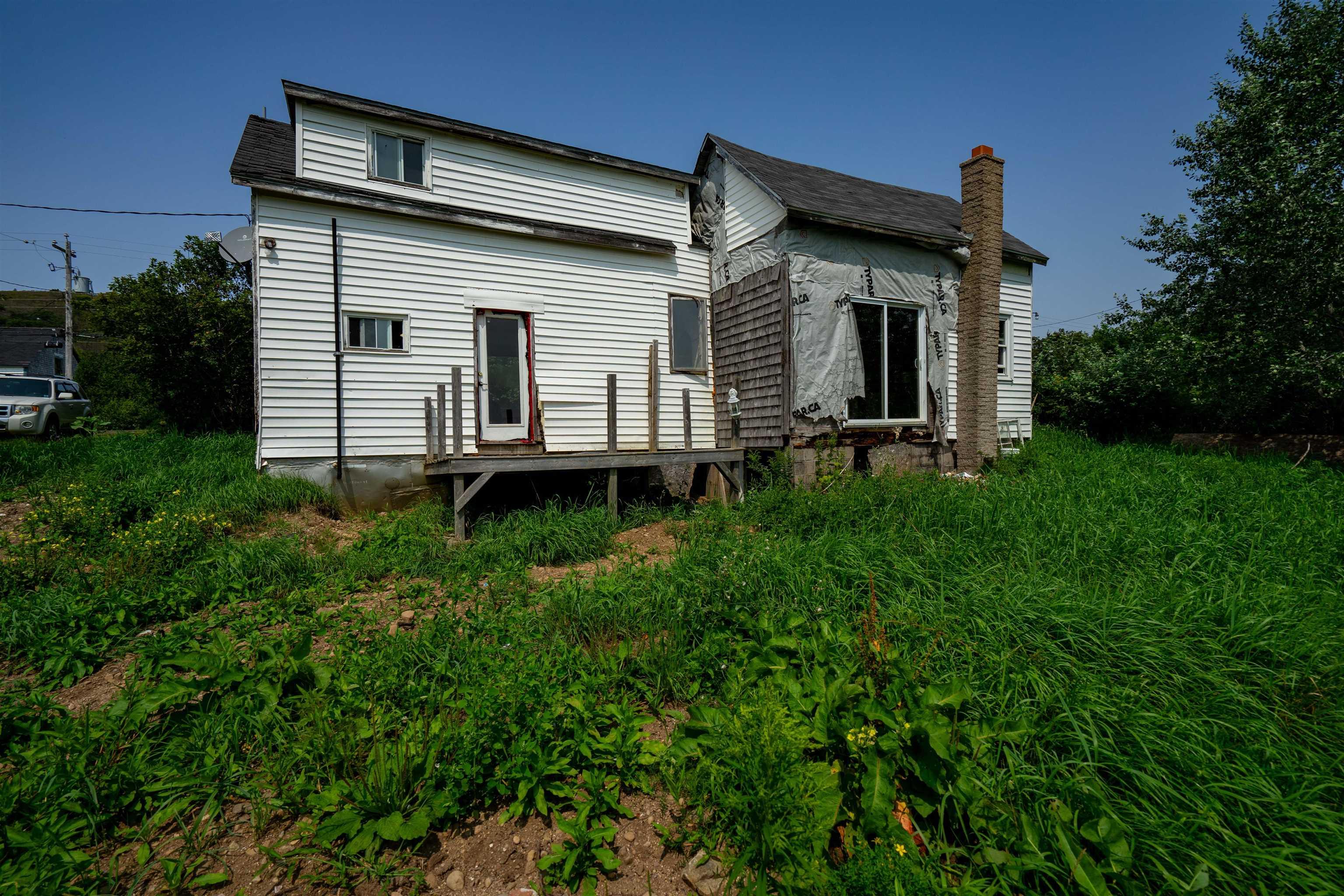 $149,000.00: 1234 Granville Road, Victoria Beach