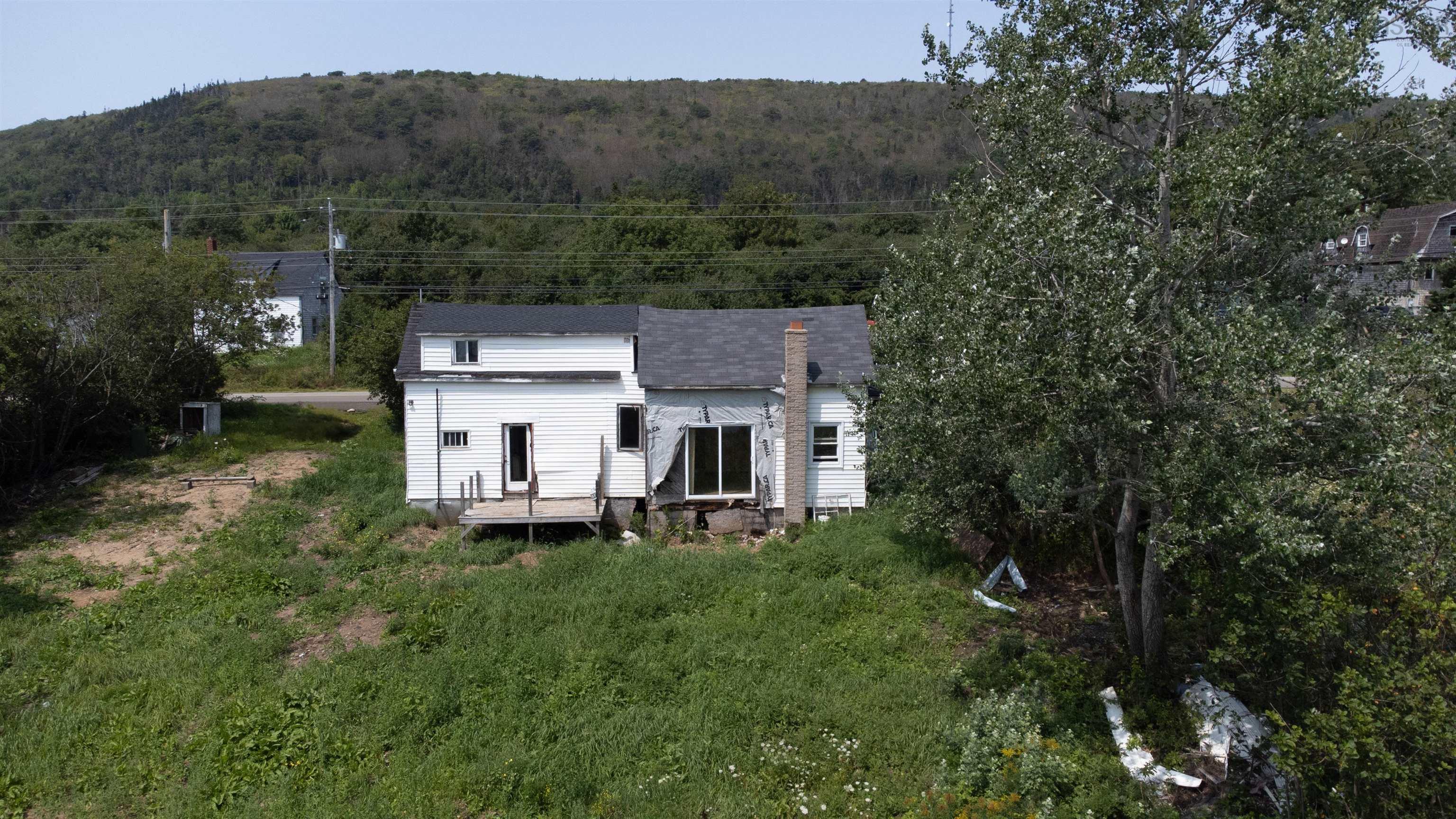 $149,000.00: 1234 Granville Road, Victoria Beach