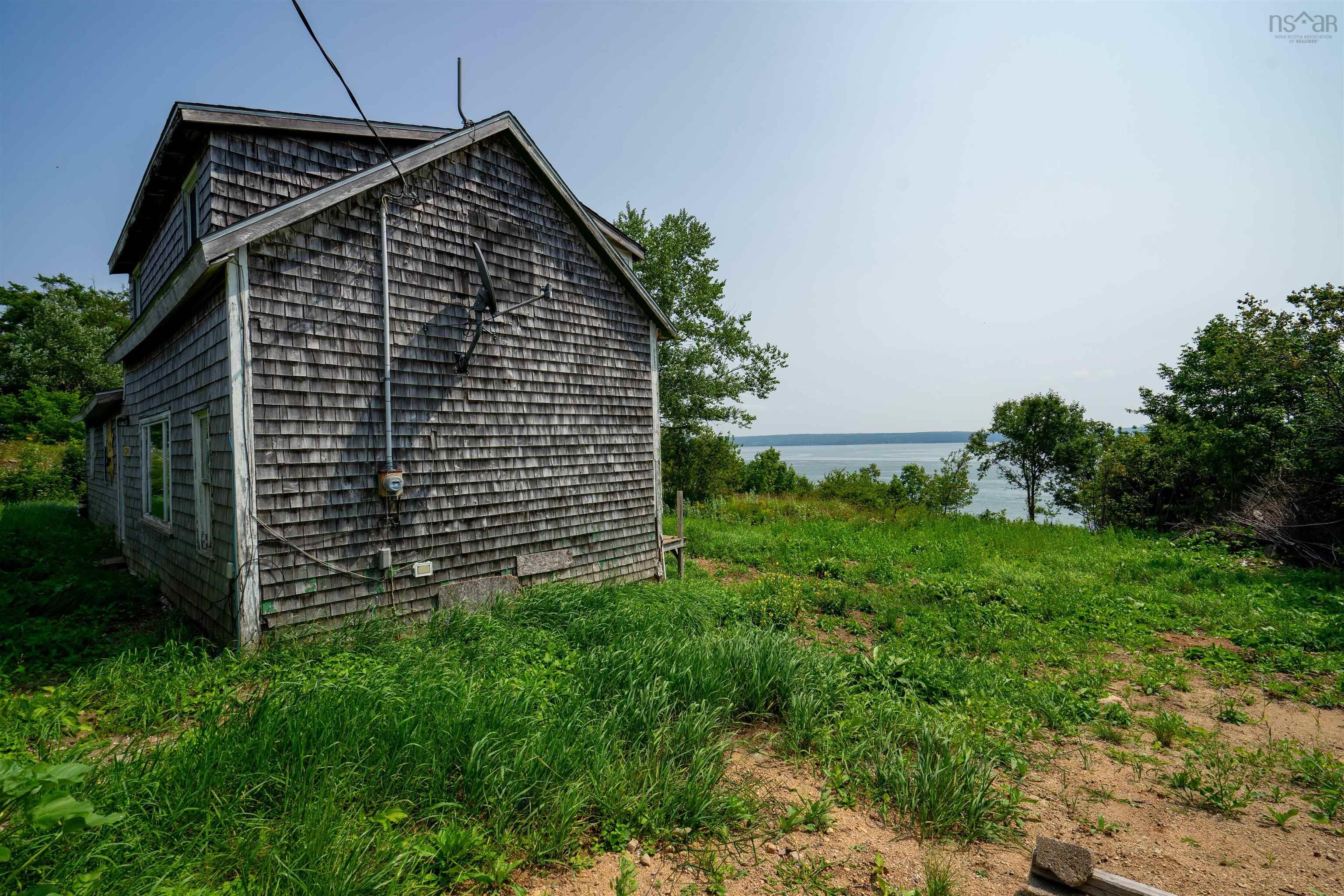 $149,000.00: 1234 Granville Road, Victoria Beach