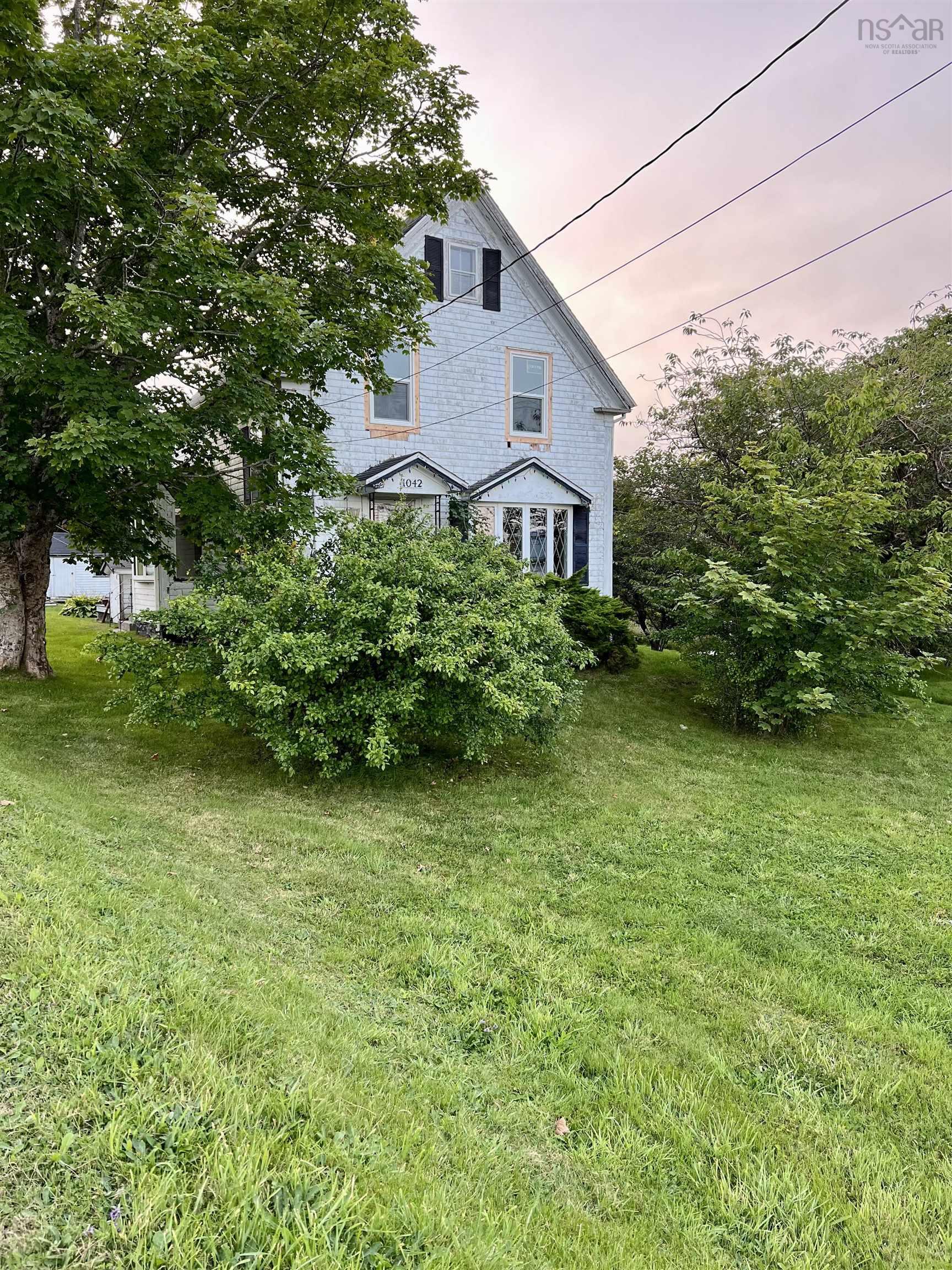 $98,000.00: 1042 Highway 335, Middle West Pubnico