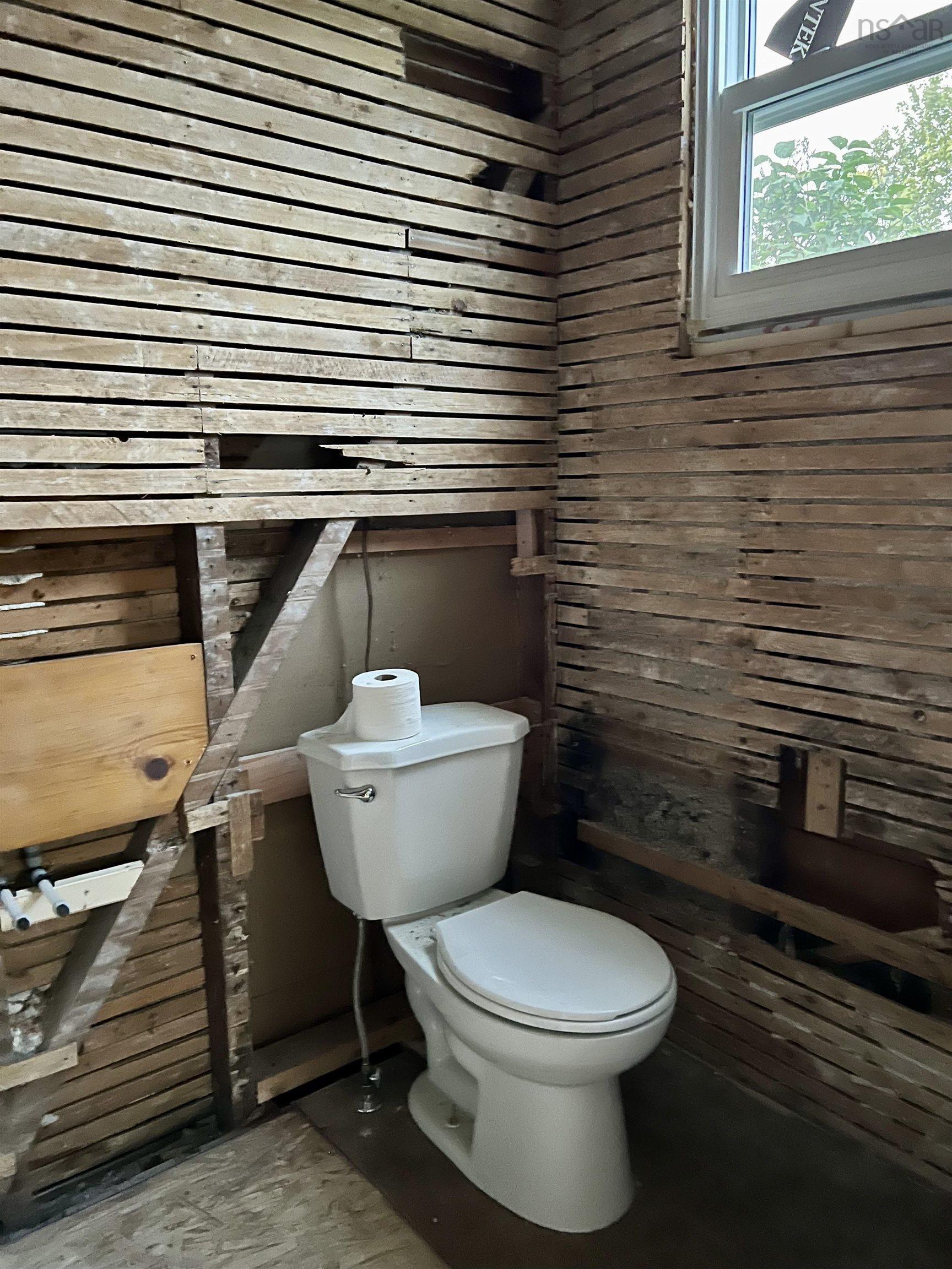 $98,000.00: 1042 Highway 335, Middle West Pubnico