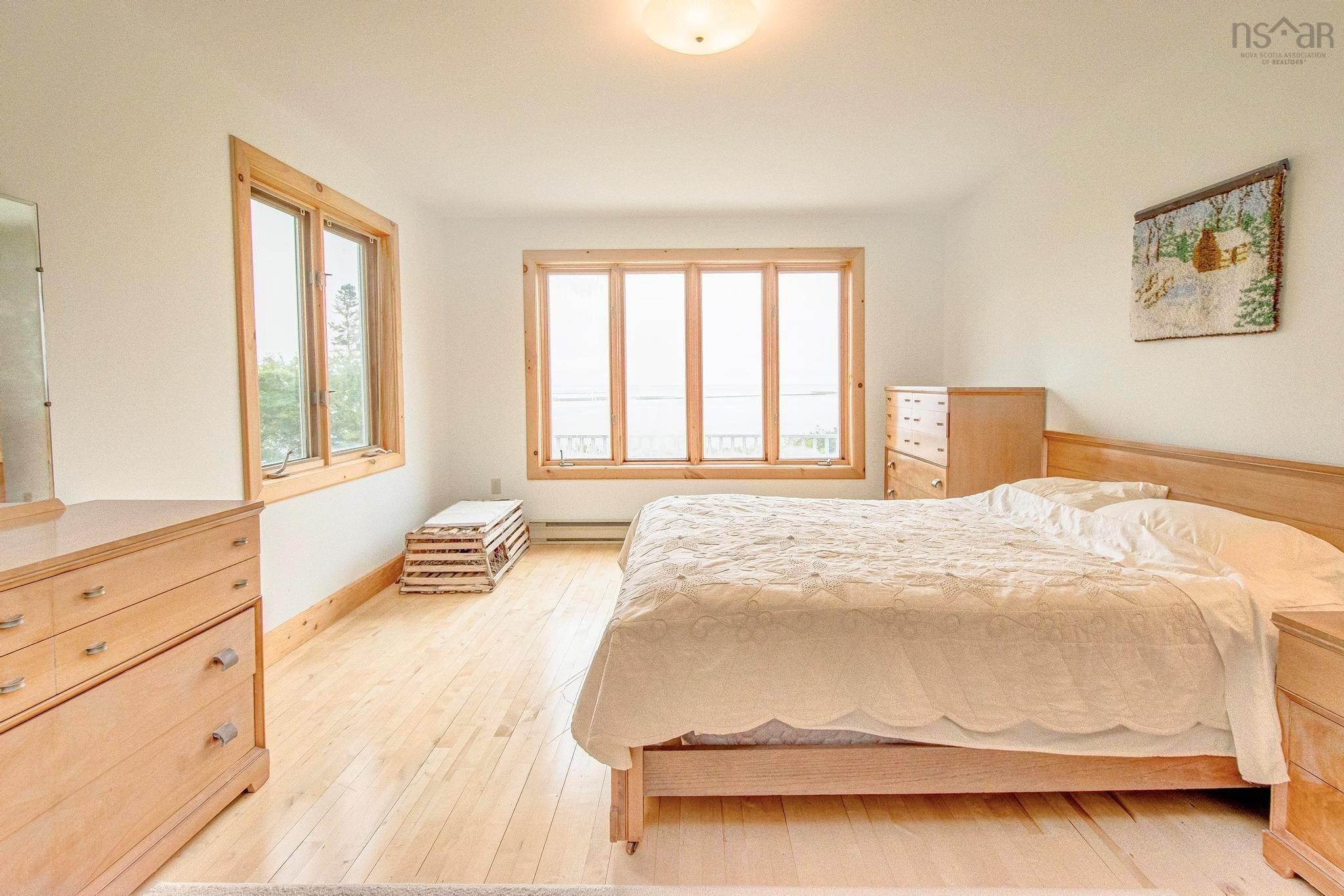 $774,900.00: 3470 Sandy Point Road, Jordan Bay