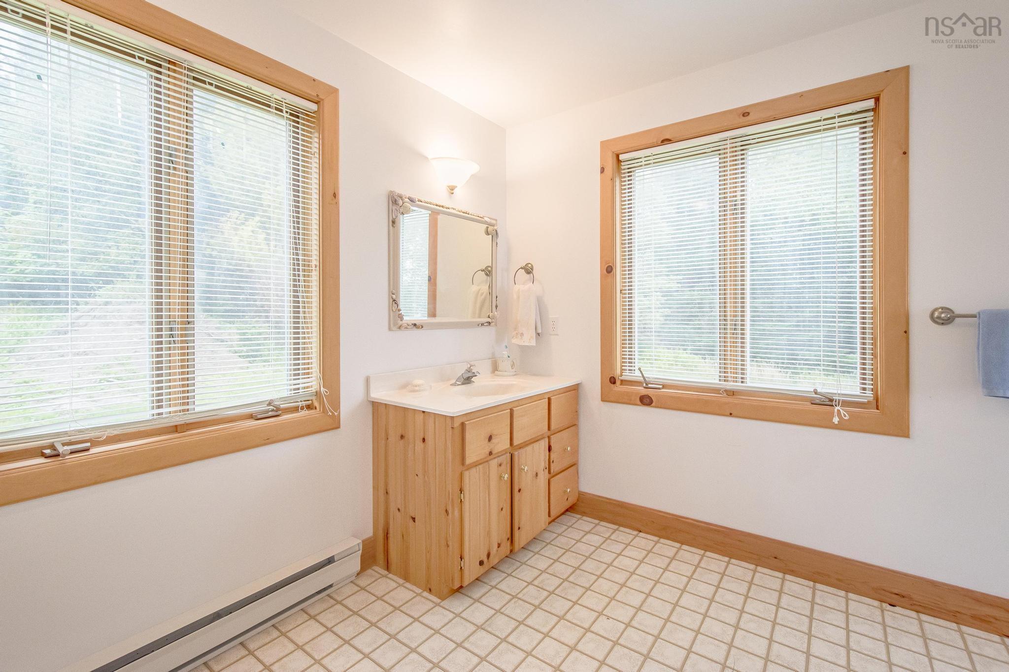 $774,900.00: 3470 Sandy Point Road, Jordan Bay