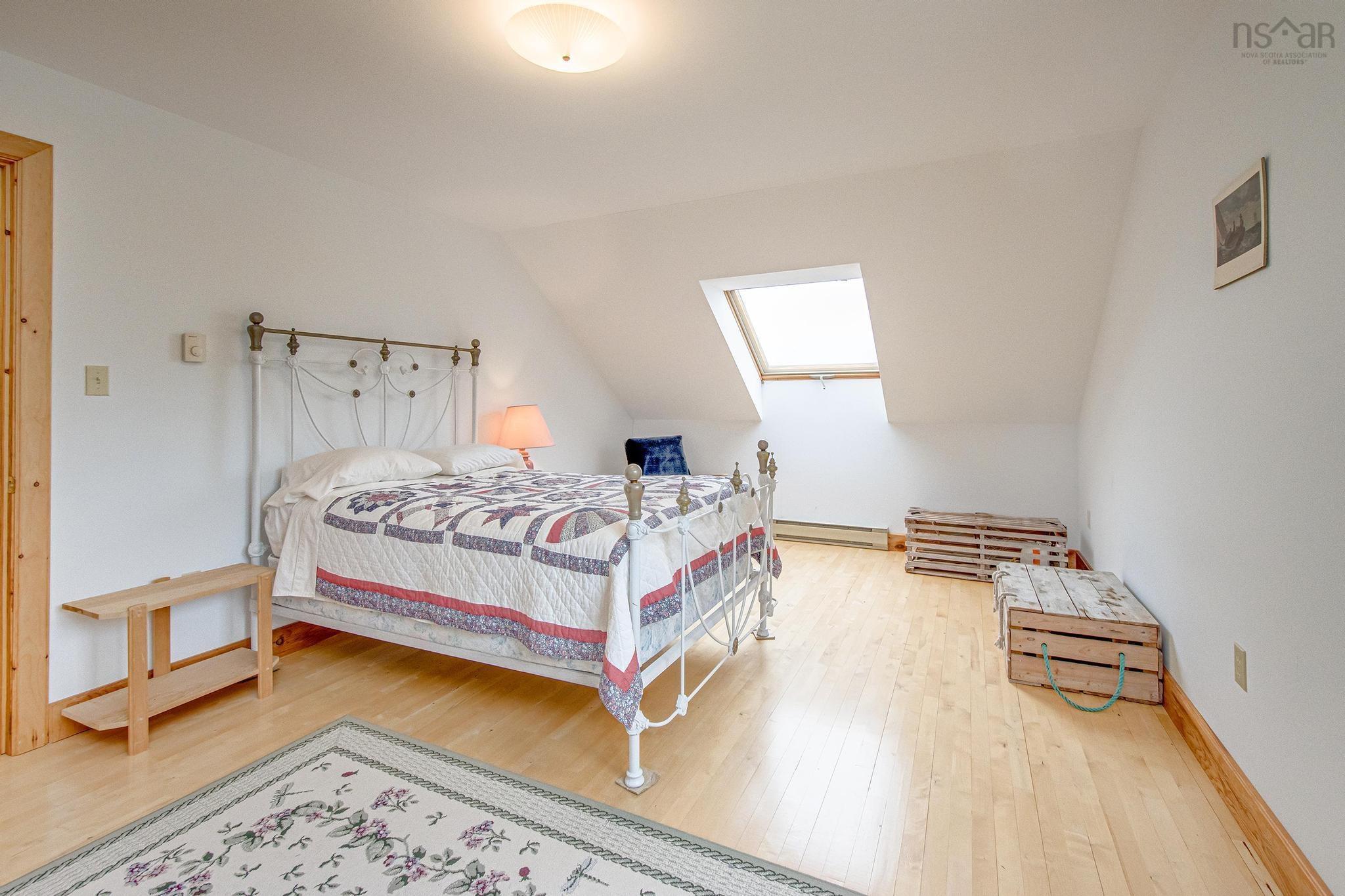 $774,900.00: 3470 Sandy Point Road, Jordan Bay