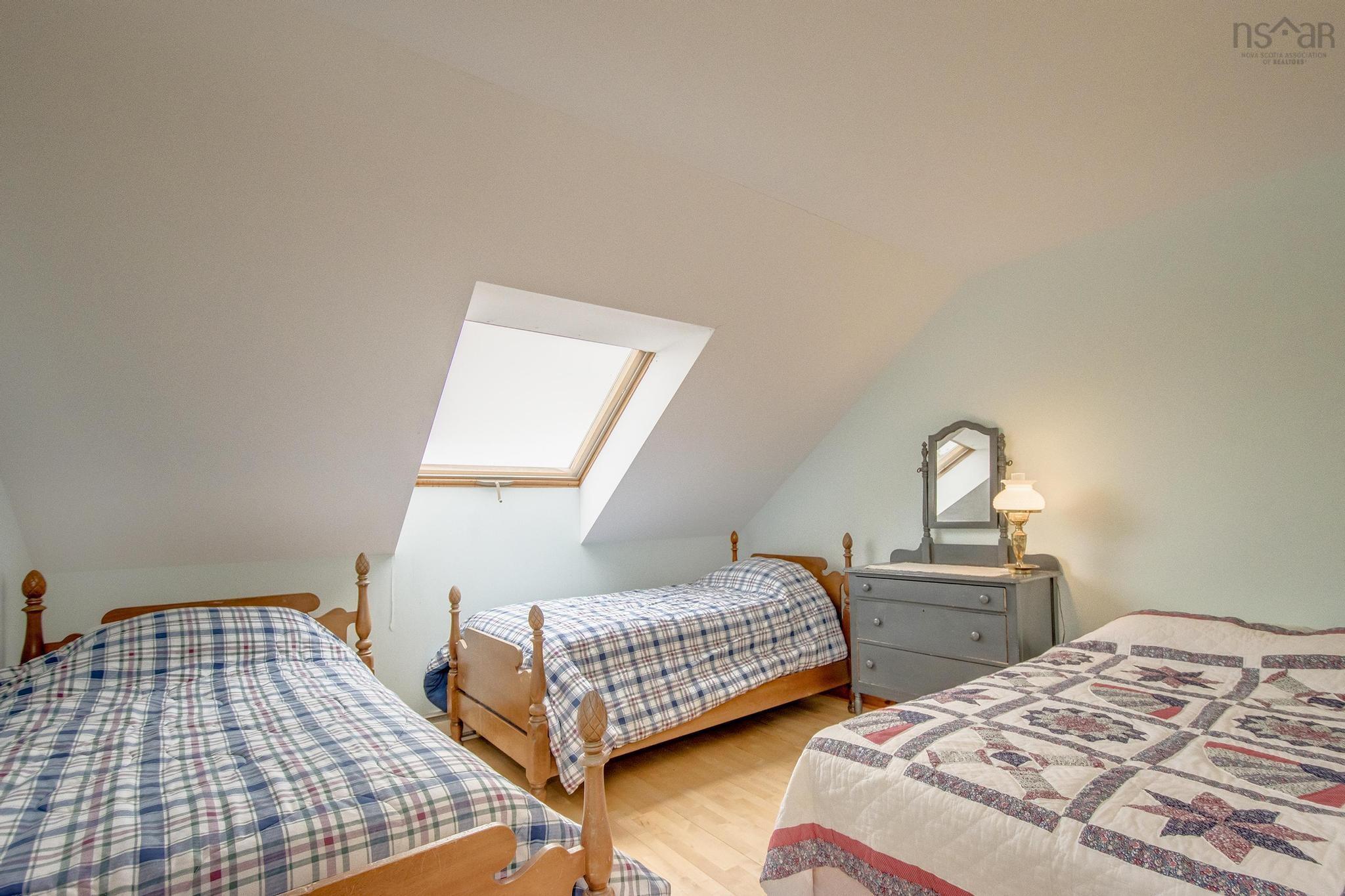 $774,900.00: 3470 Sandy Point Road, Jordan Bay