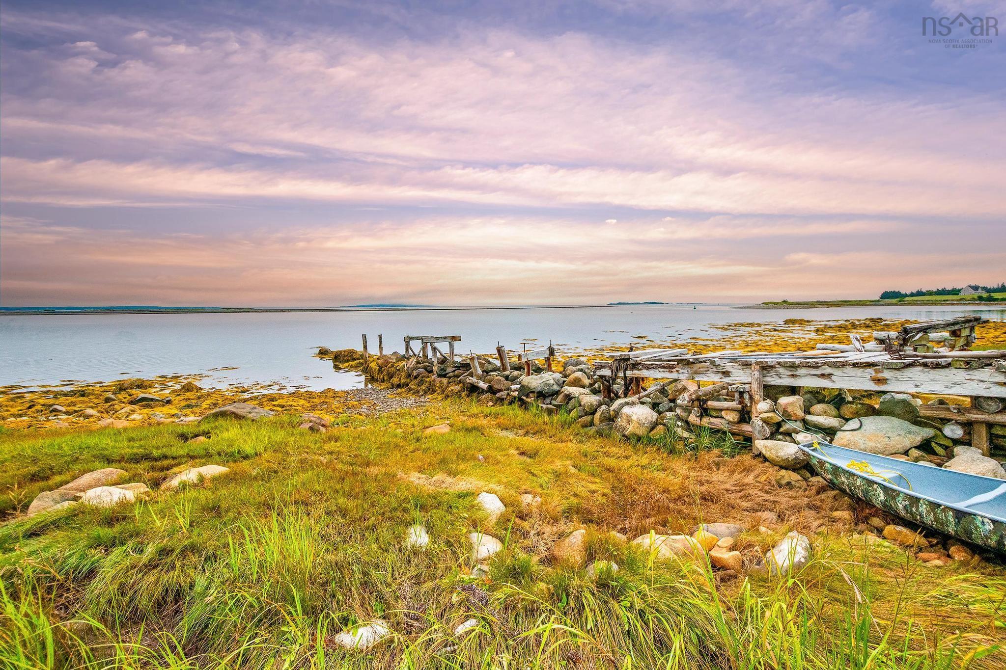 $774,900.00: 3470 Sandy Point Road, Jordan Bay