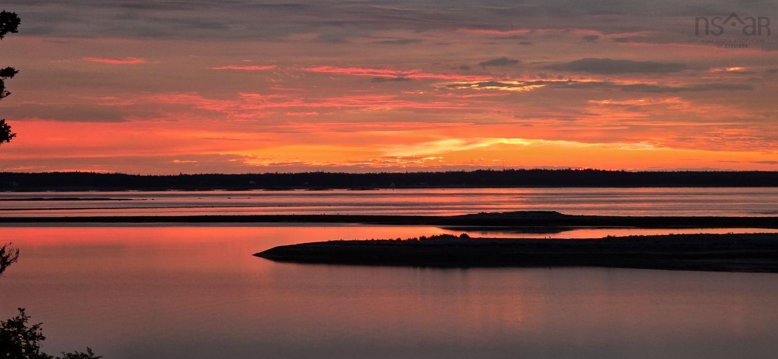 $774,900.00: 3470 Sandy Point Road, Jordan Bay