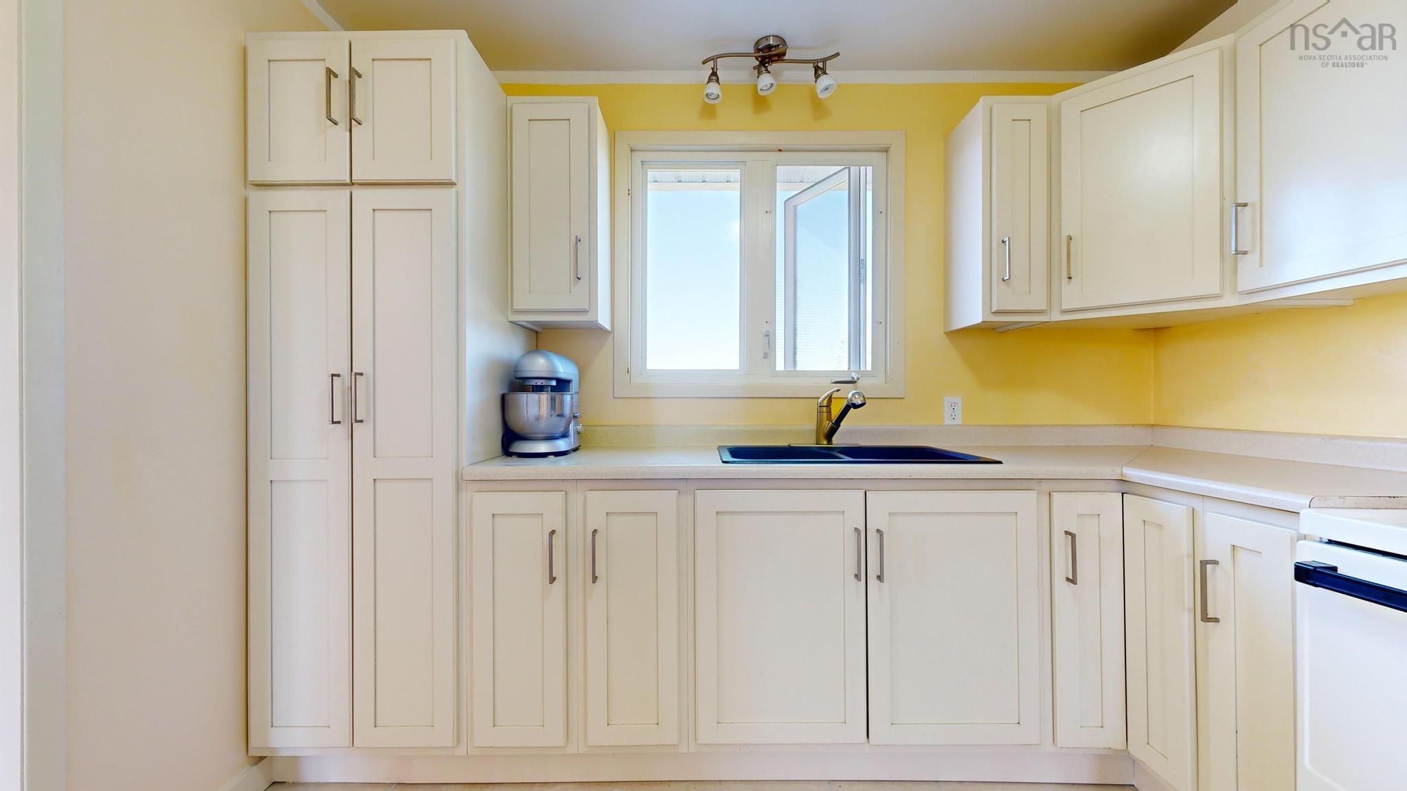 $529,000.00: 93 Sperry Road, West Green Harbour